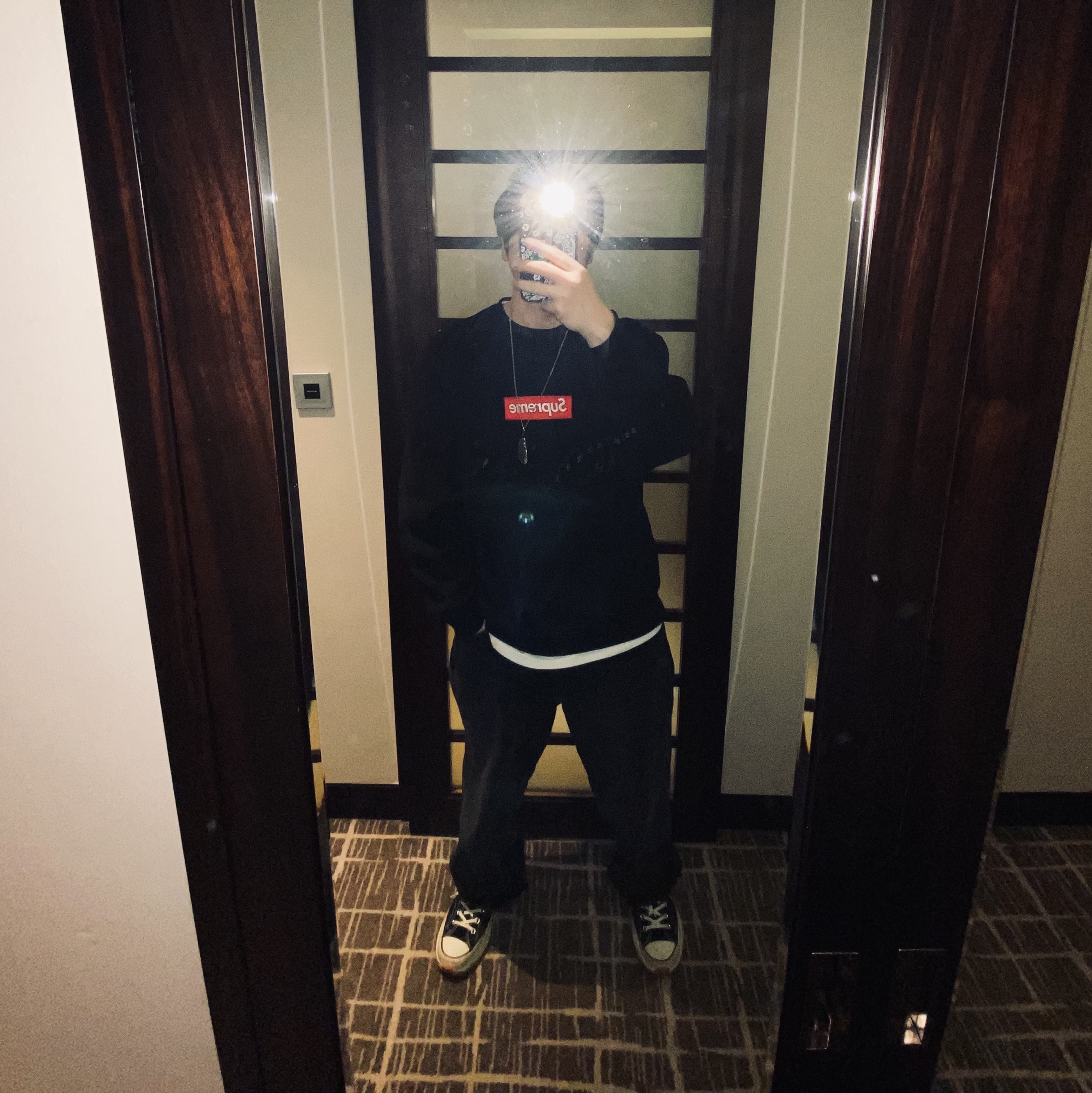 Supreme Box Logo Crewneck Black - 22FW, Converse x JW Anderson Run Star Hike Hi Black 착용 스타일