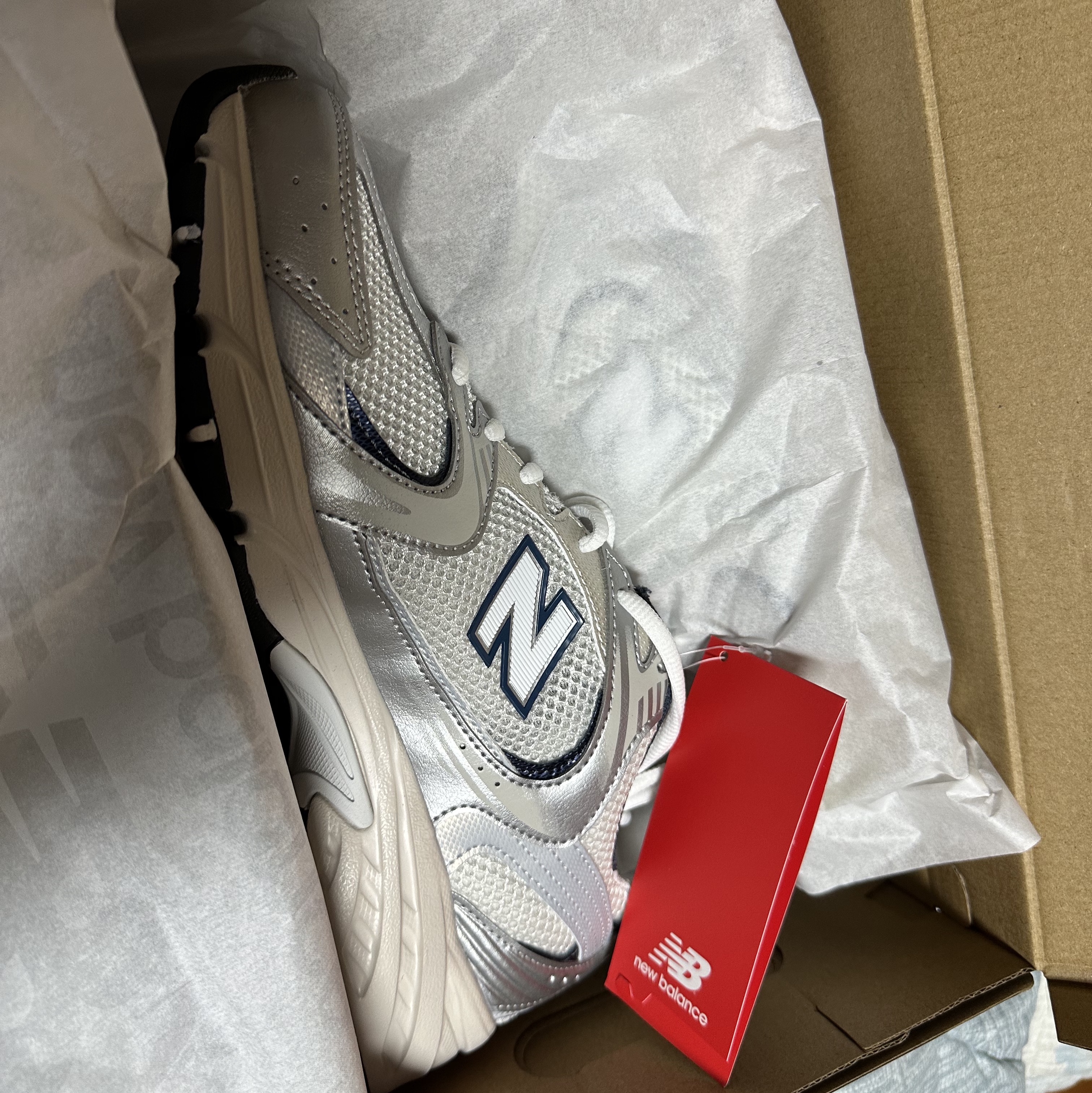 New Balance 530 Steel Grey 착용 스타일 - 5