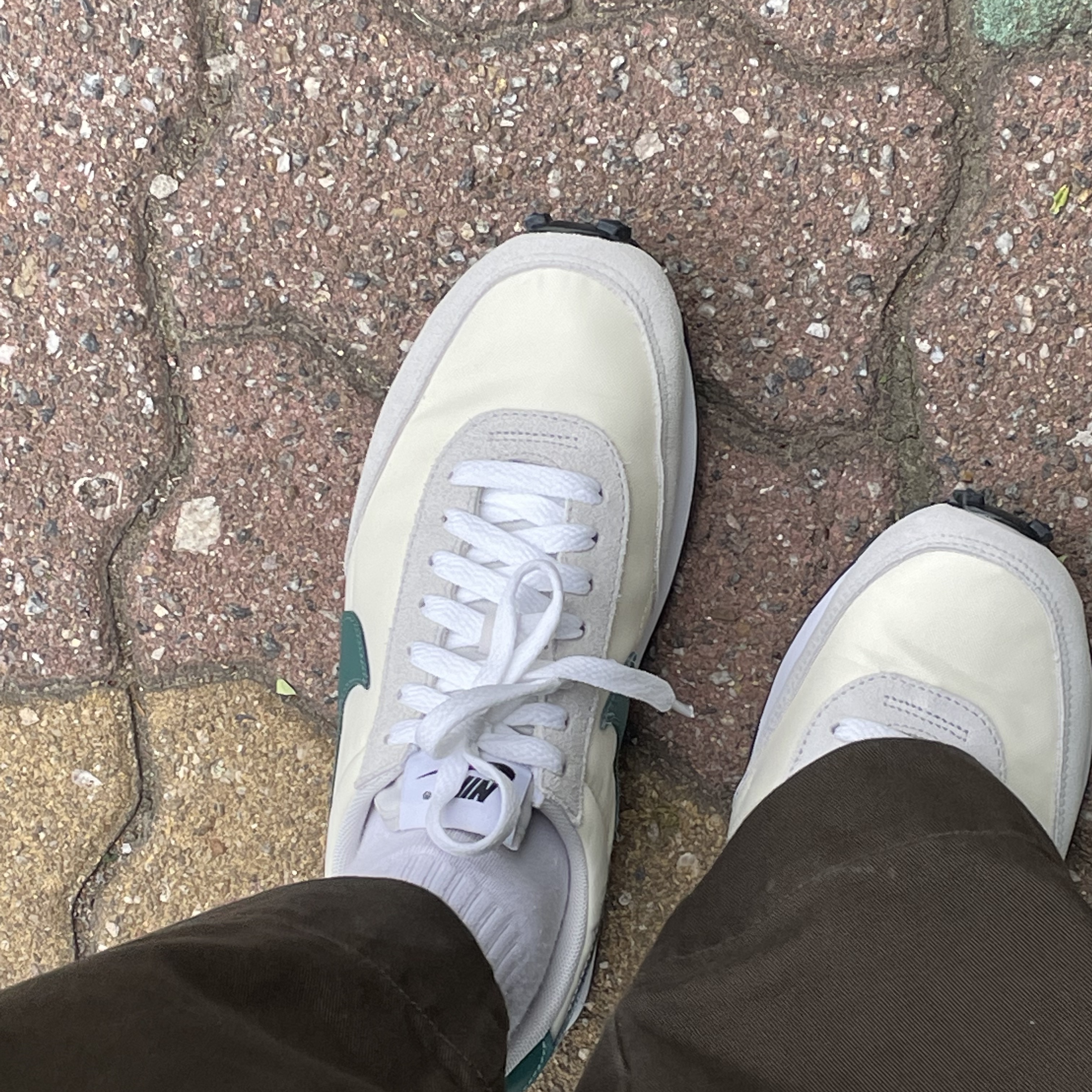(W) Nike Daybreak Coconut Milk Green 착용 스타일 - 1