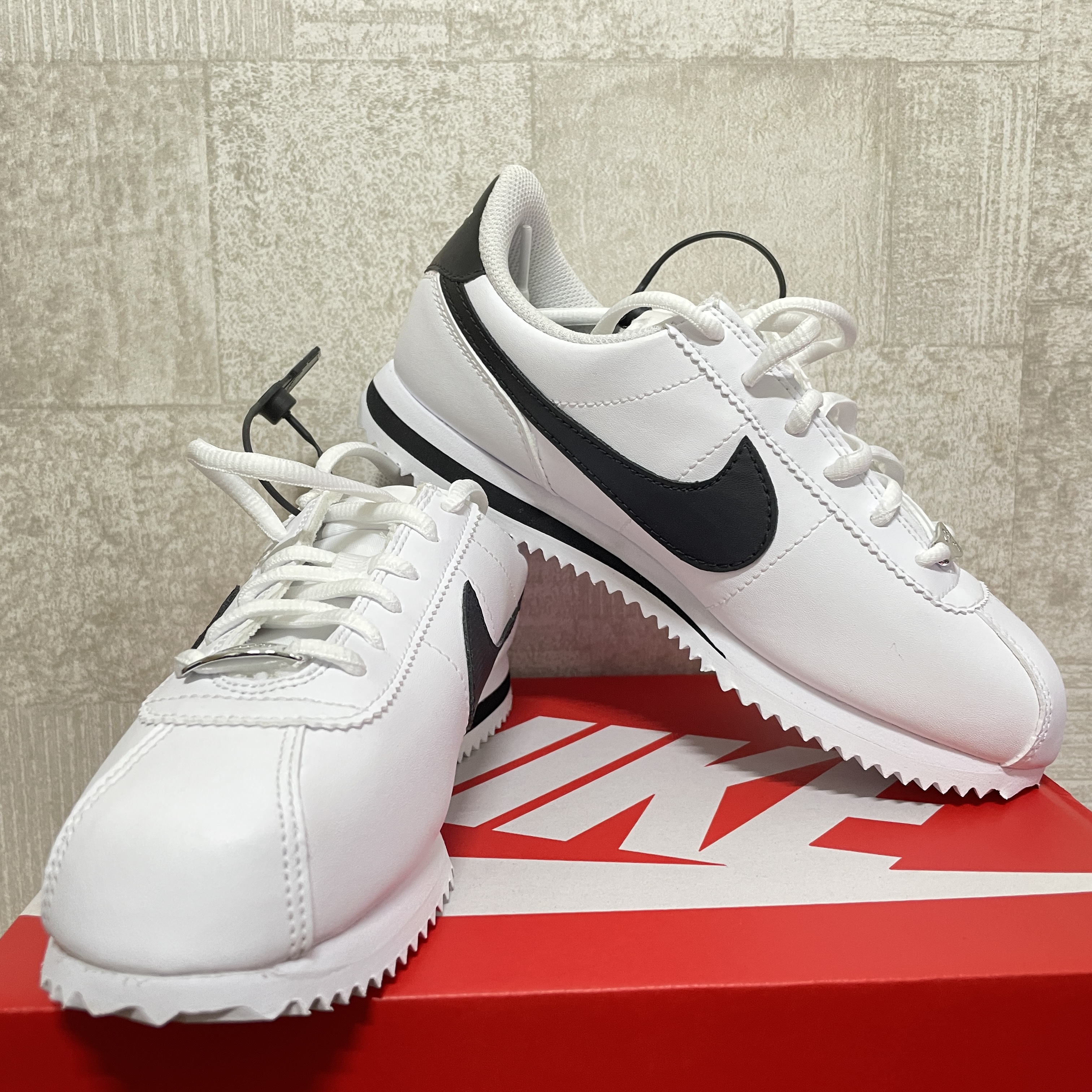 (GS) Nike Cortez Basic SL White Black 착용 스타일 - 2