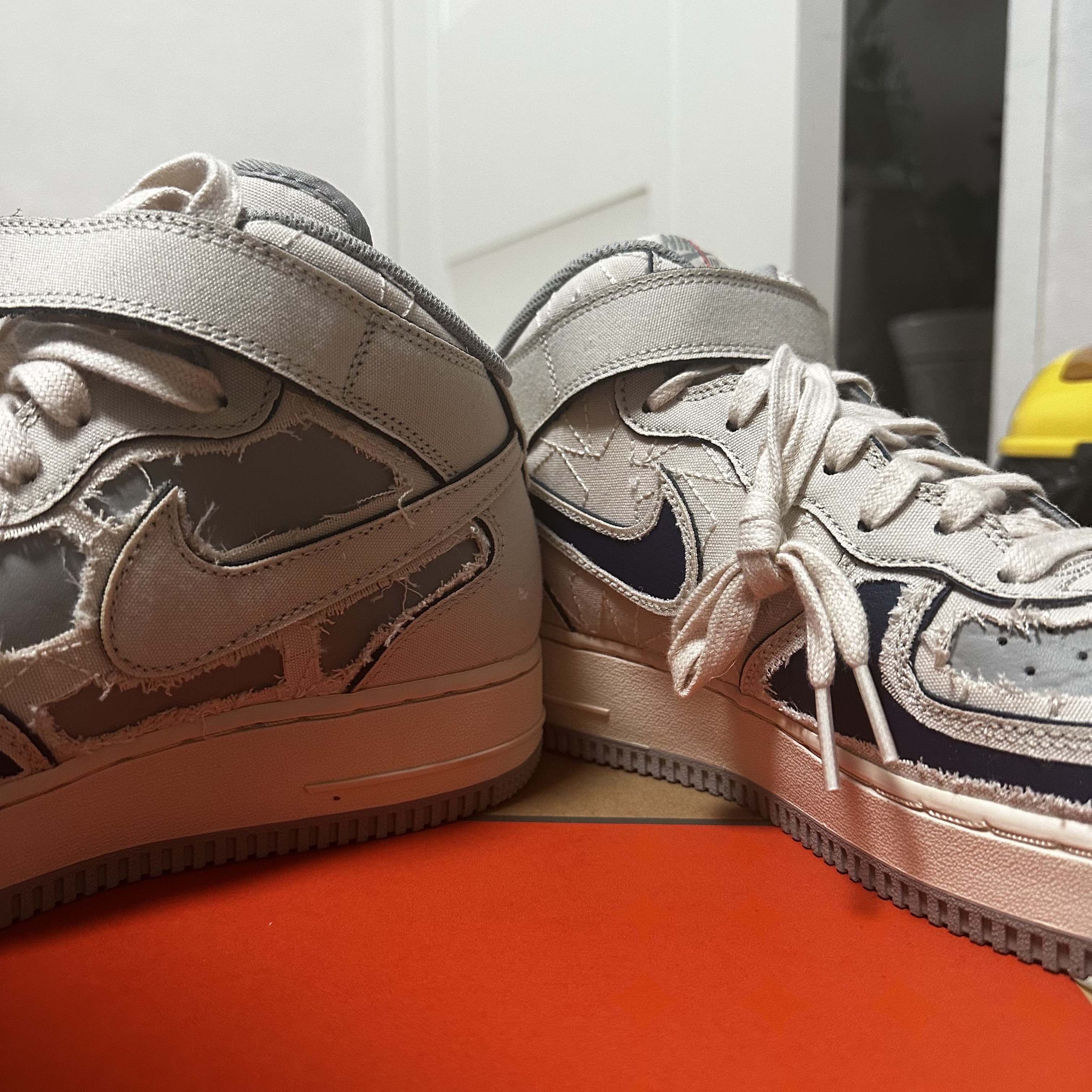 Nike Air Force 1 Mid '07 Pearl White 착용 스타일 - 4