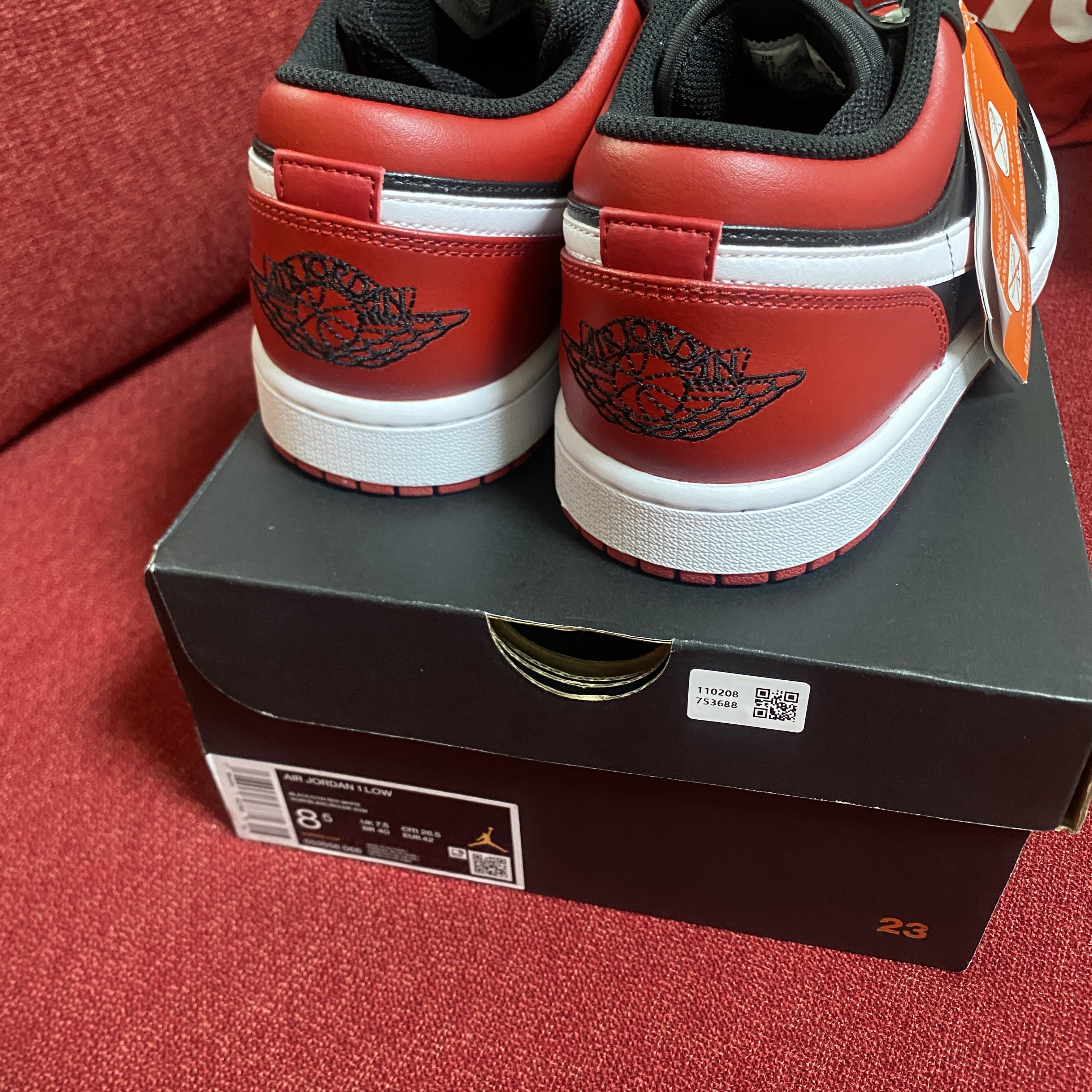 Jordan 1 Low Alternate Bred Toe 착용 스타일 - 4