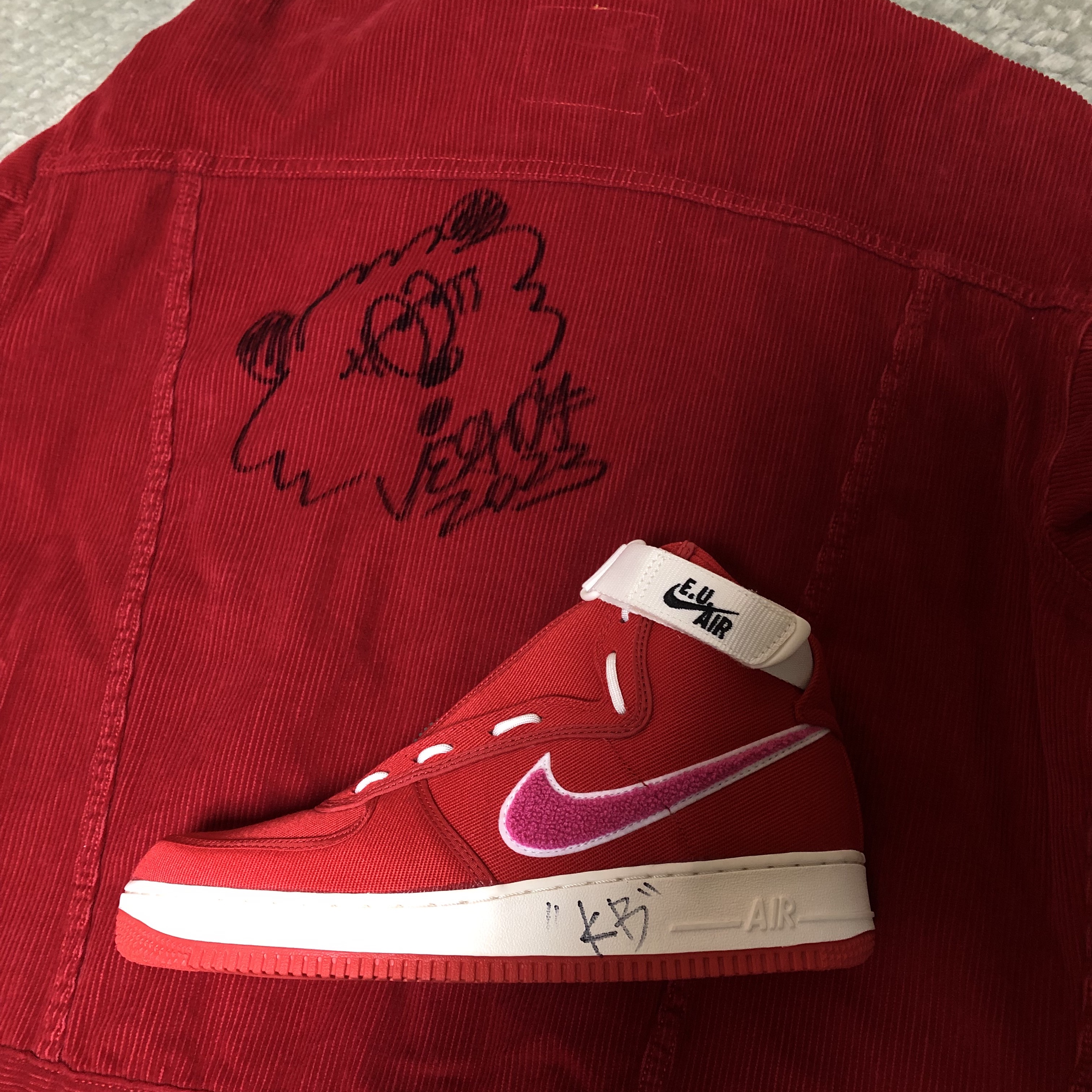 Nike x Emotionally Unavailable Air Force 1 High 착용 스타일 - 1