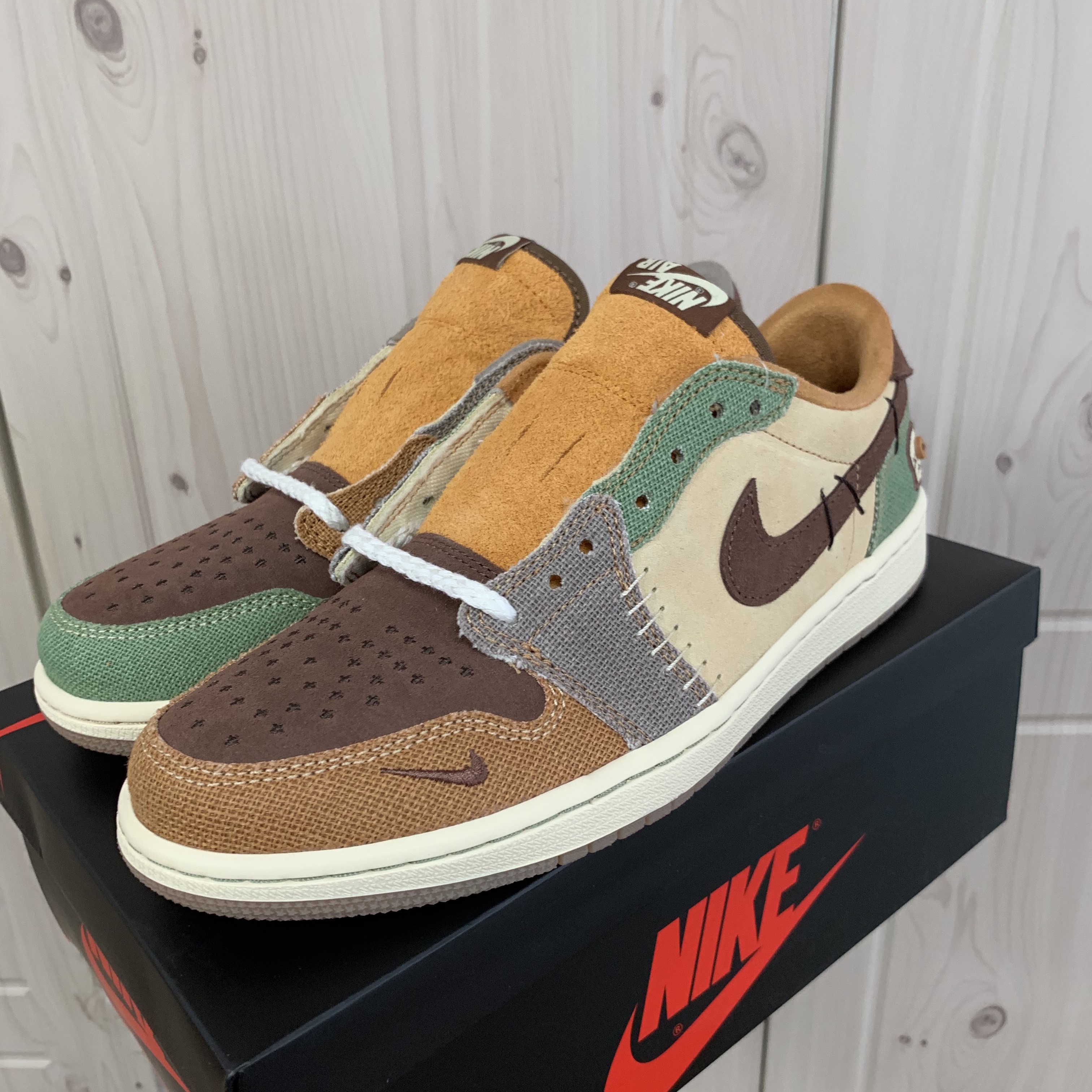 Jordan 1 x Zion Williamson Retro Low OG Flax and Oil Green 착용 스타일 - 2