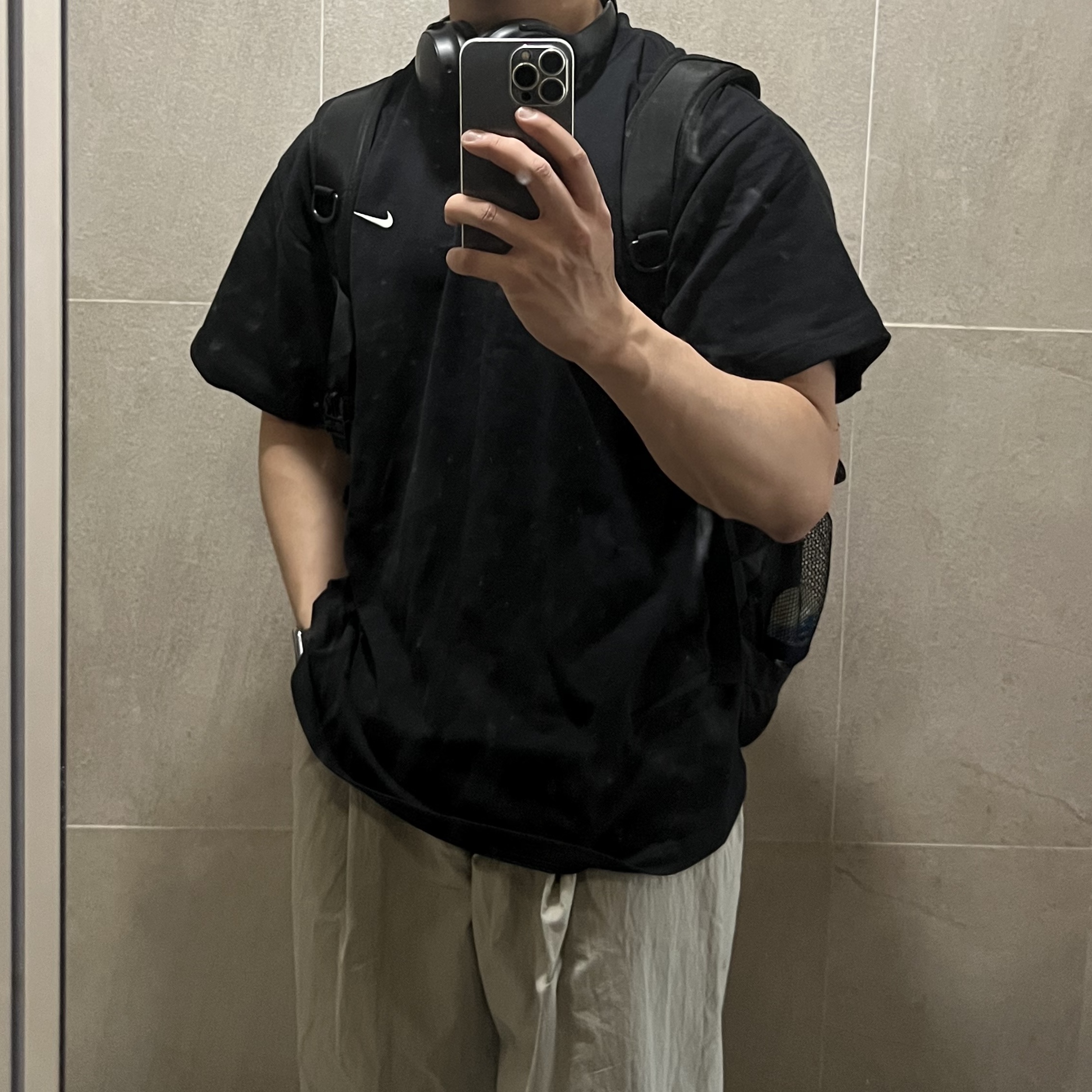Nike NRG Solo Swoosh T-Shirt Black - US/EU 착용 스타일 - 2