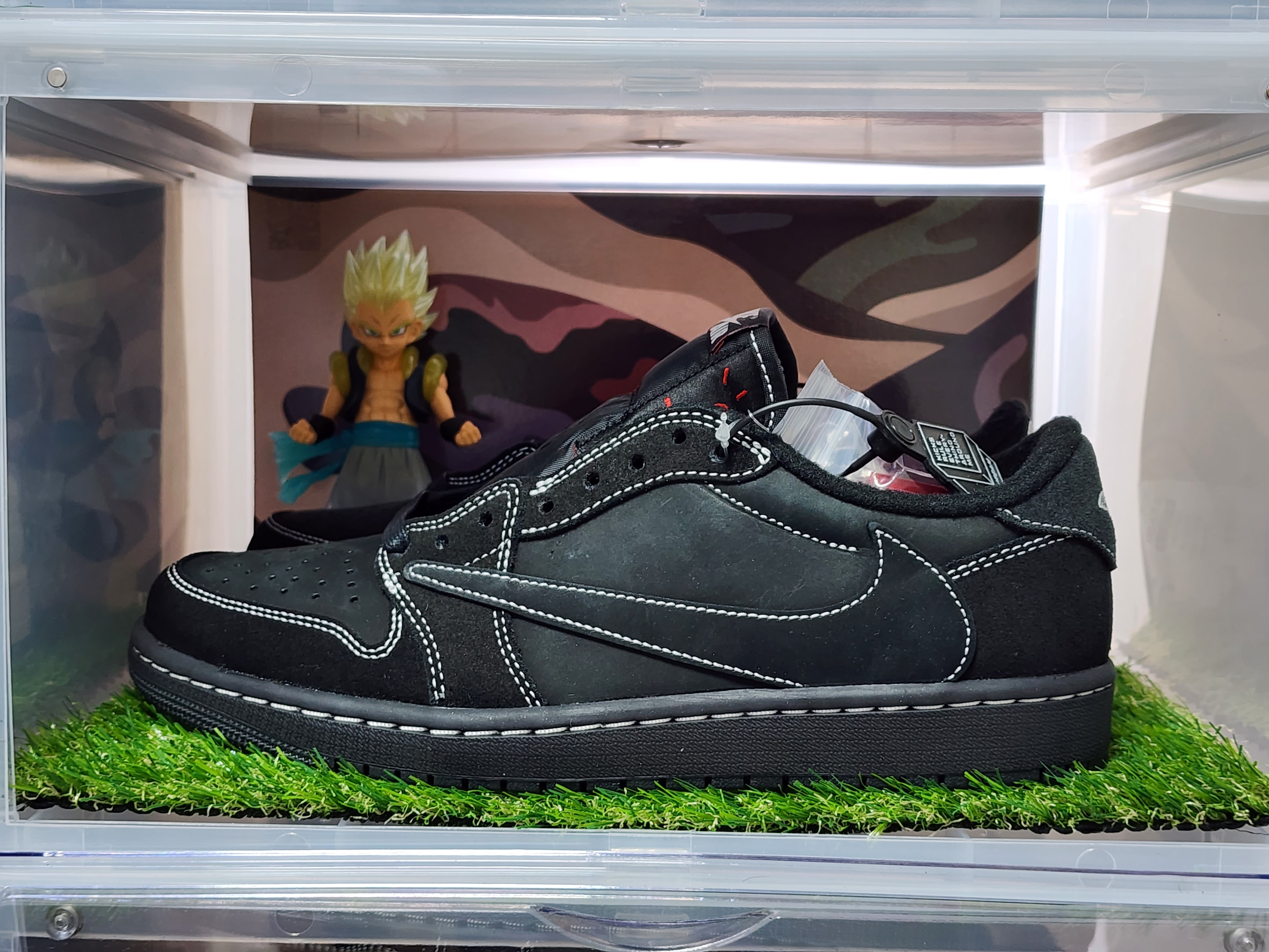 Jordan 1 x Travis Scott Retro Low OG SP Black Phantom 착용 스타일