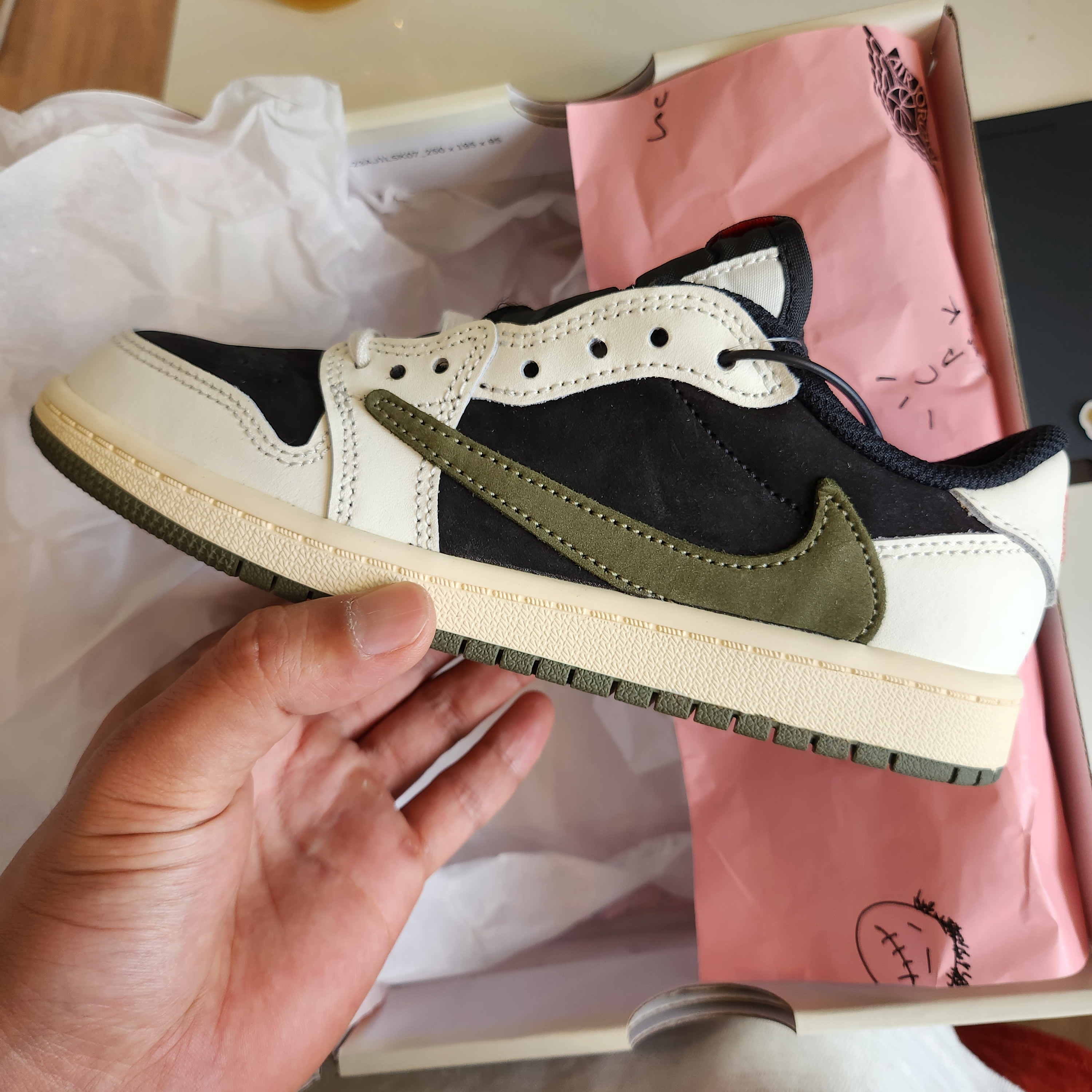 (PS) Jordan 1 x Travis Scott Retro Low OG SP Medium Olive 착용 스타일