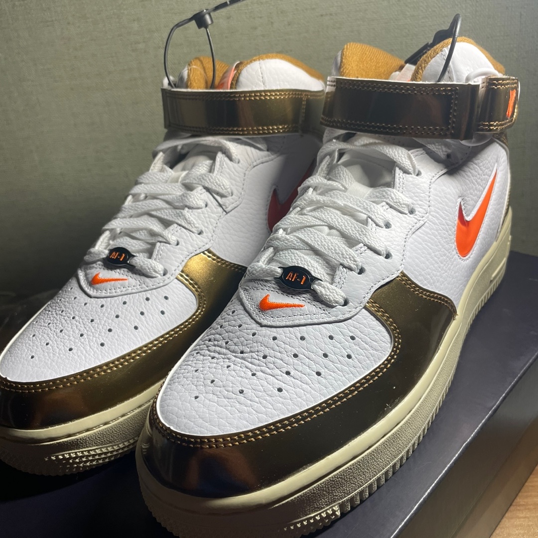 Nike Air Force 1 Mid QS Ale Brown 착용 스타일 - 1