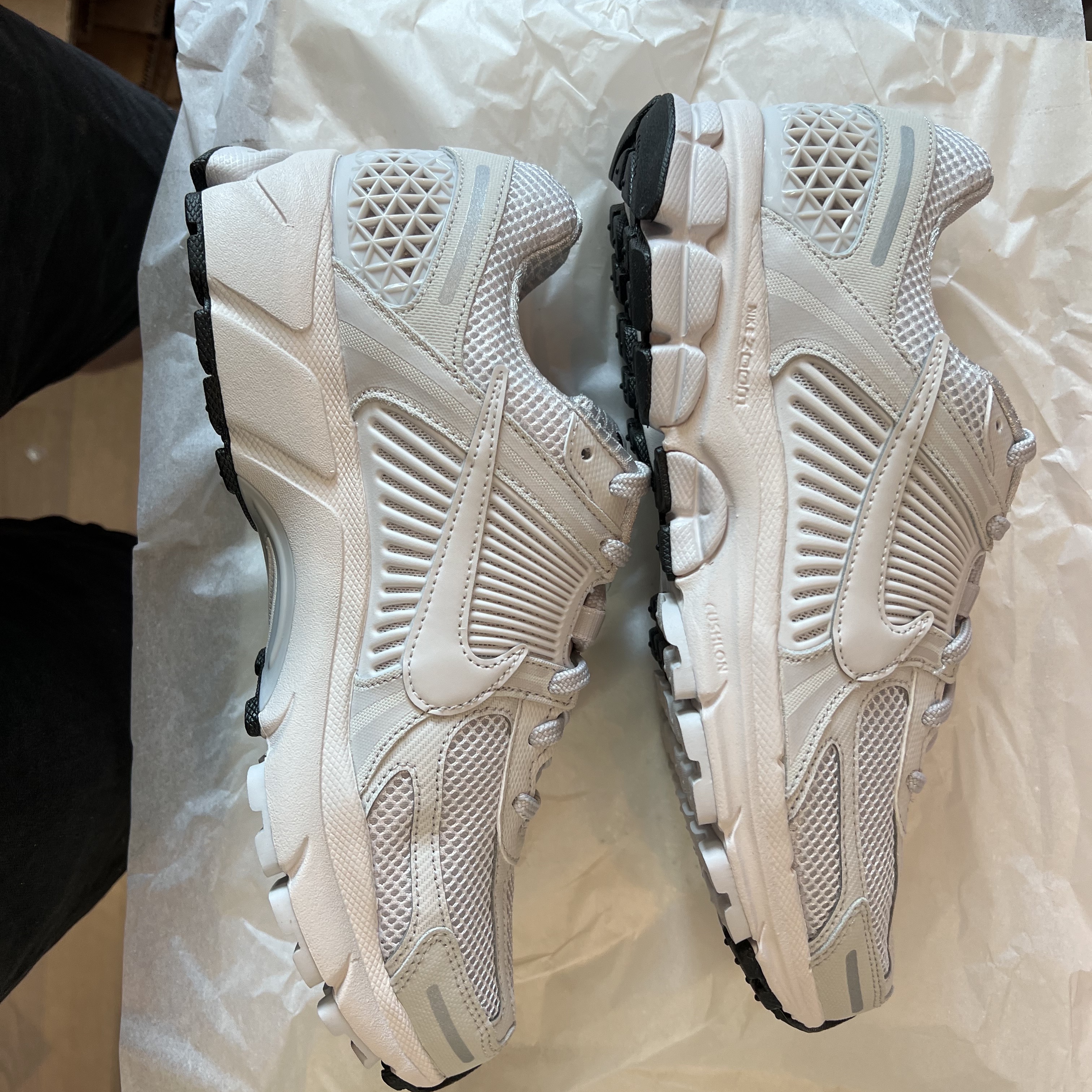 Nike Zoom Vomero 5 SP Vast Grey 2023 착용 스타일