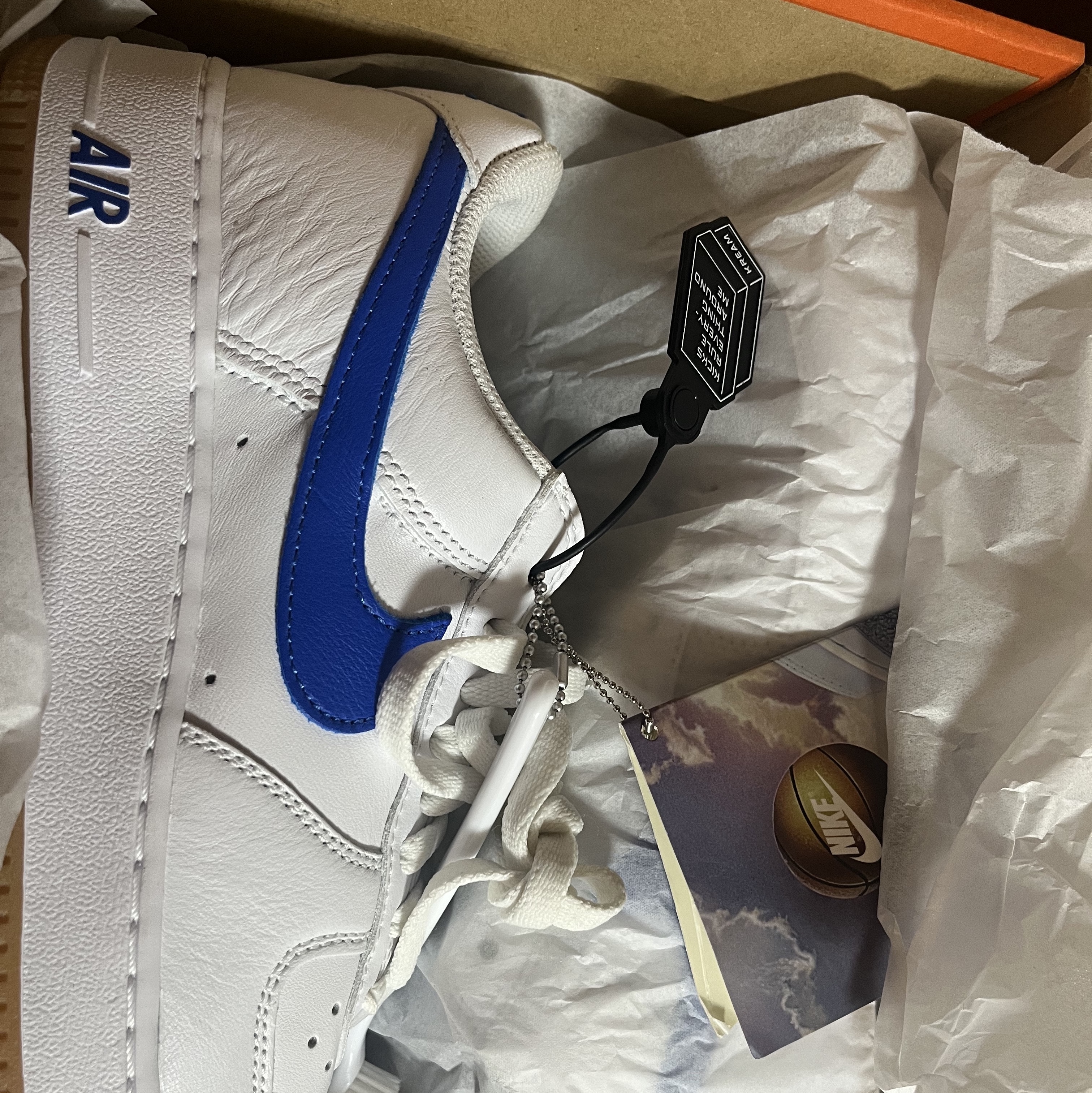 Nike Air Force 1 Low Retro Color of the Month Varsity Royal 착용 스타일 - 1
