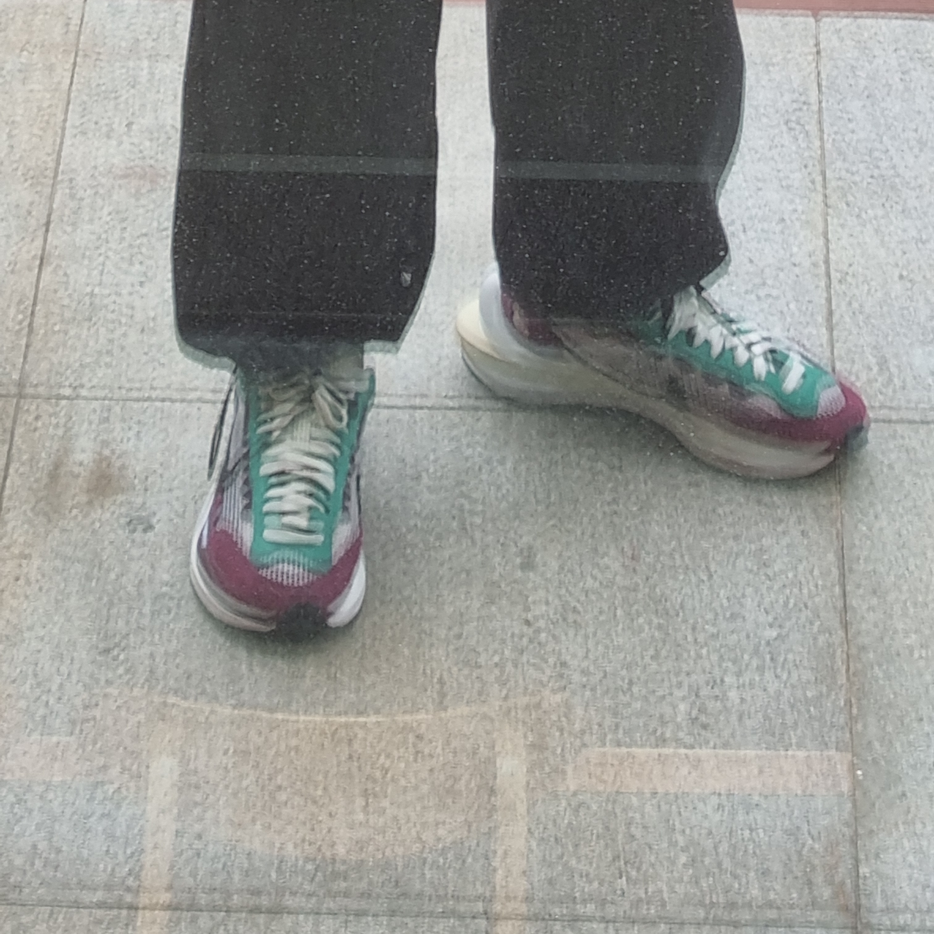Nike x Sacai VaporWaffle String & Black Villain Red 착용 스타일