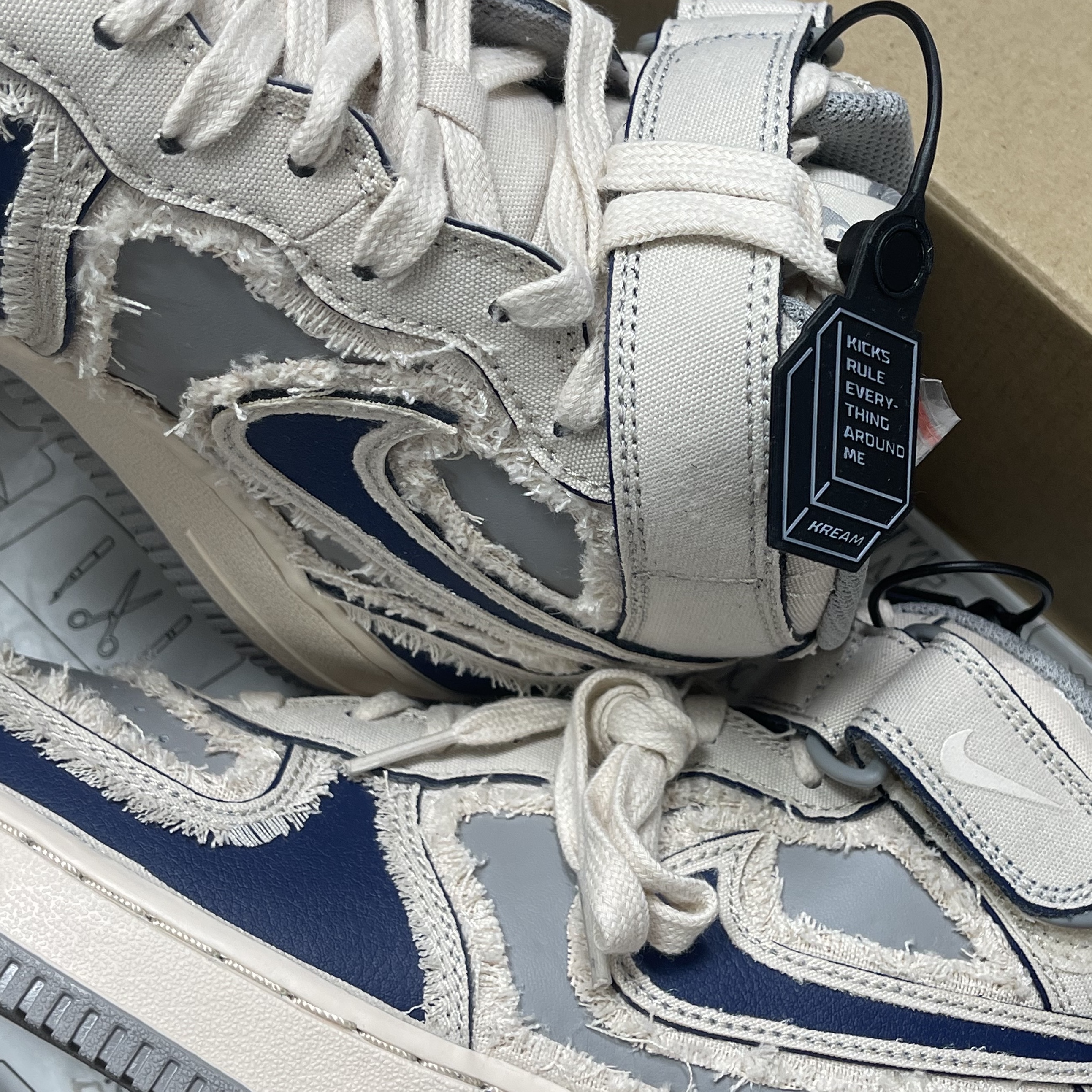 Nike Air Force 1 Mid '07 Pearl White 착용 스타일