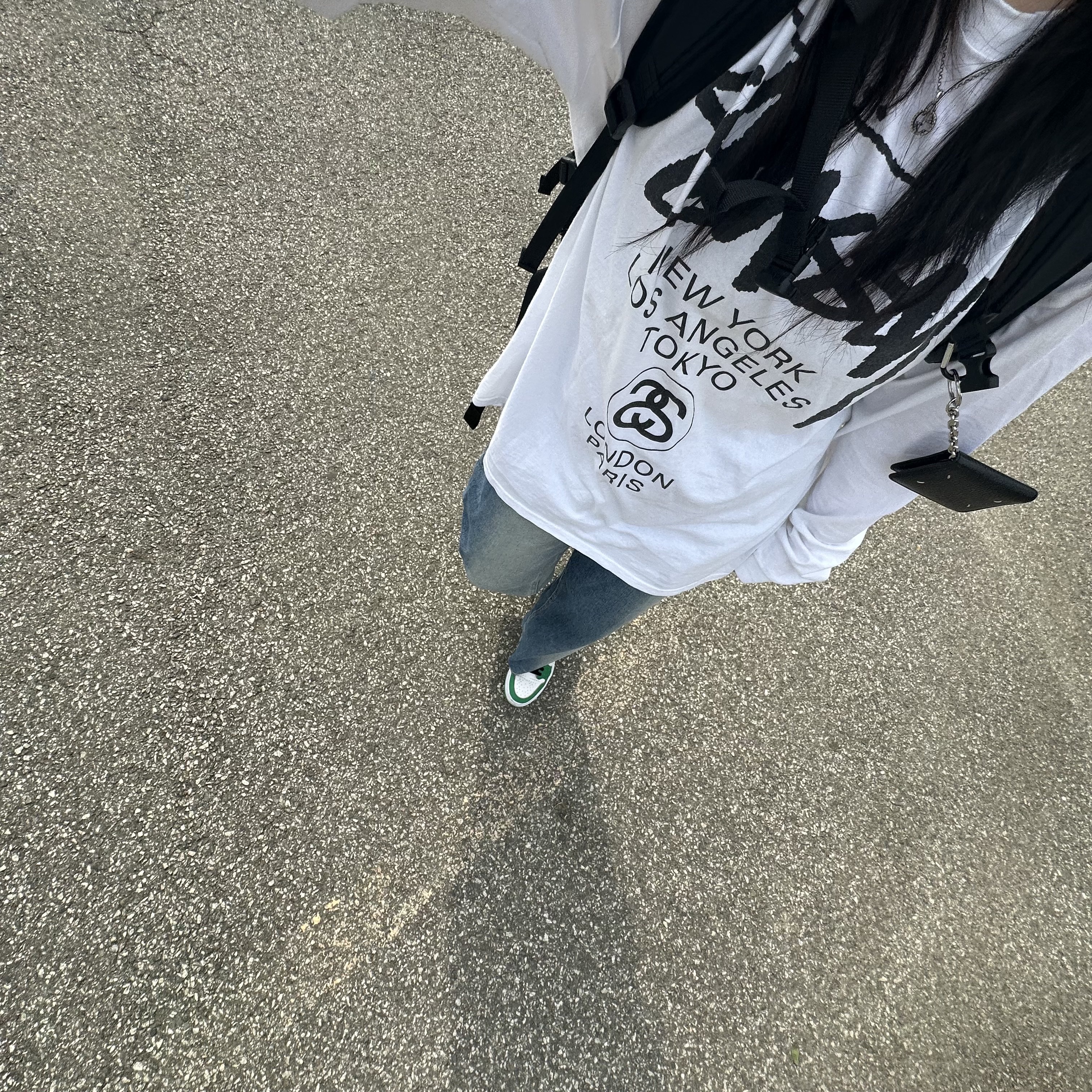 (W) Jordan 1 Elevate Low SE Lucky Green, Stussy World Tour LS T-Shirt White 착용 스타일