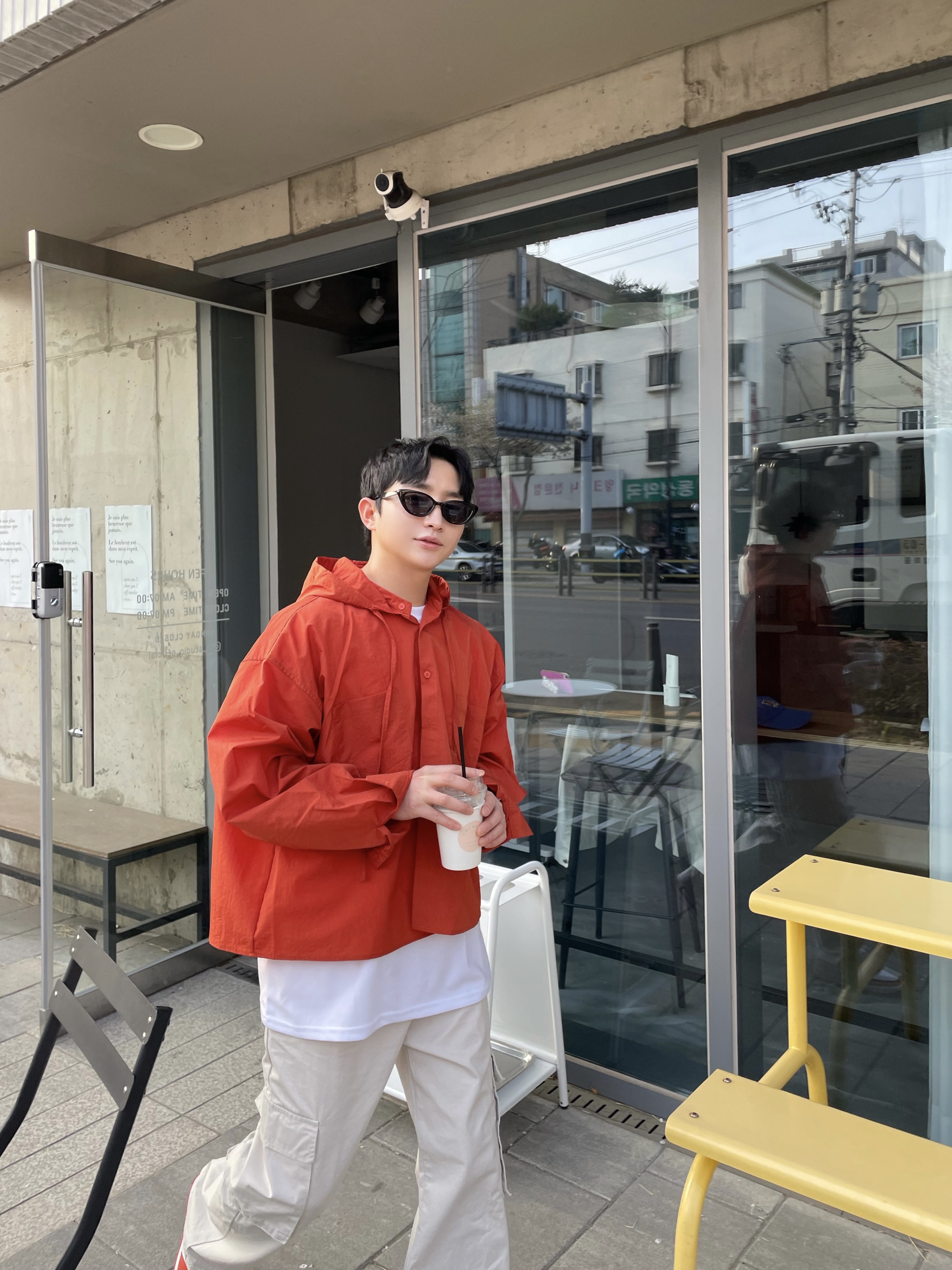 나이키 에어포스 1 '07 LV8 애슬레틱 클럽 러쉬 오렌지 워시드 틸 착용 스타일 - 3