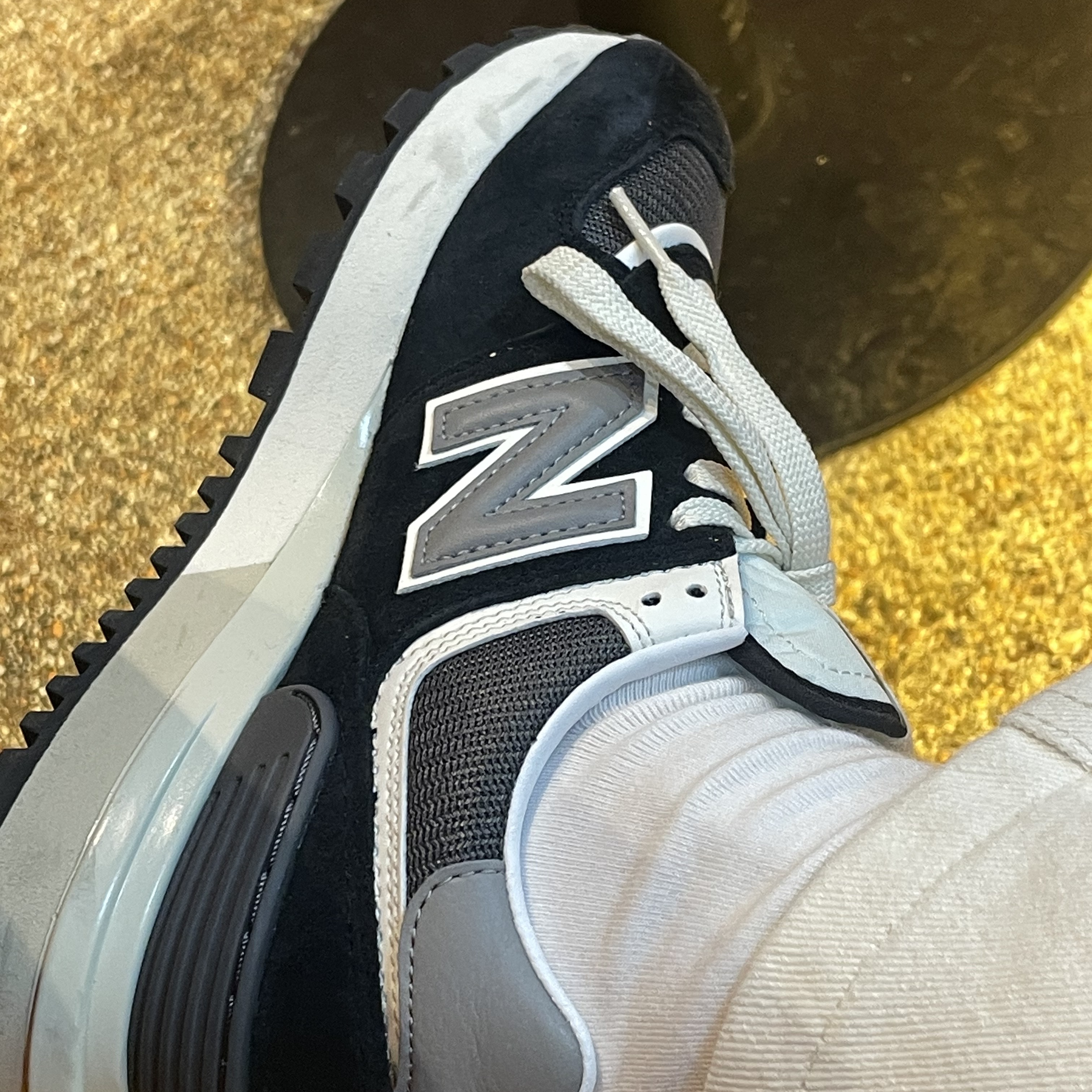 New Balance 574 Legacy Black 착용 스타일