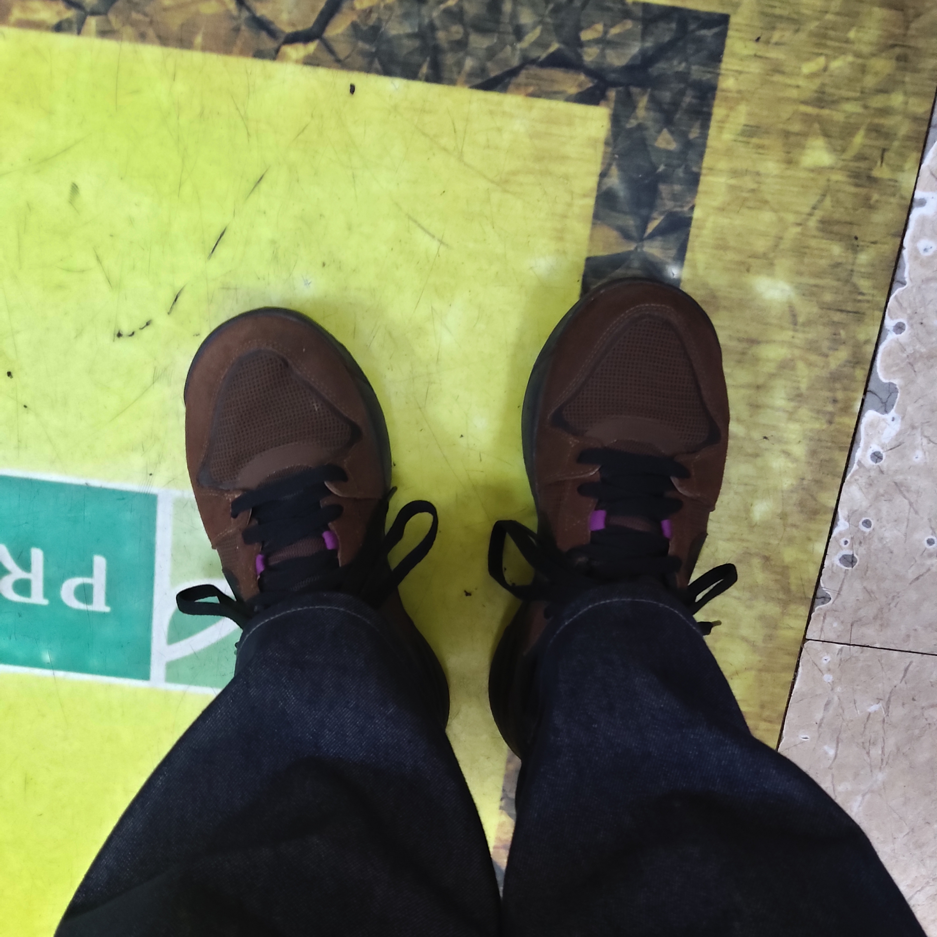 Nike ACG Lowcate Cacao Wow 착용 스타일