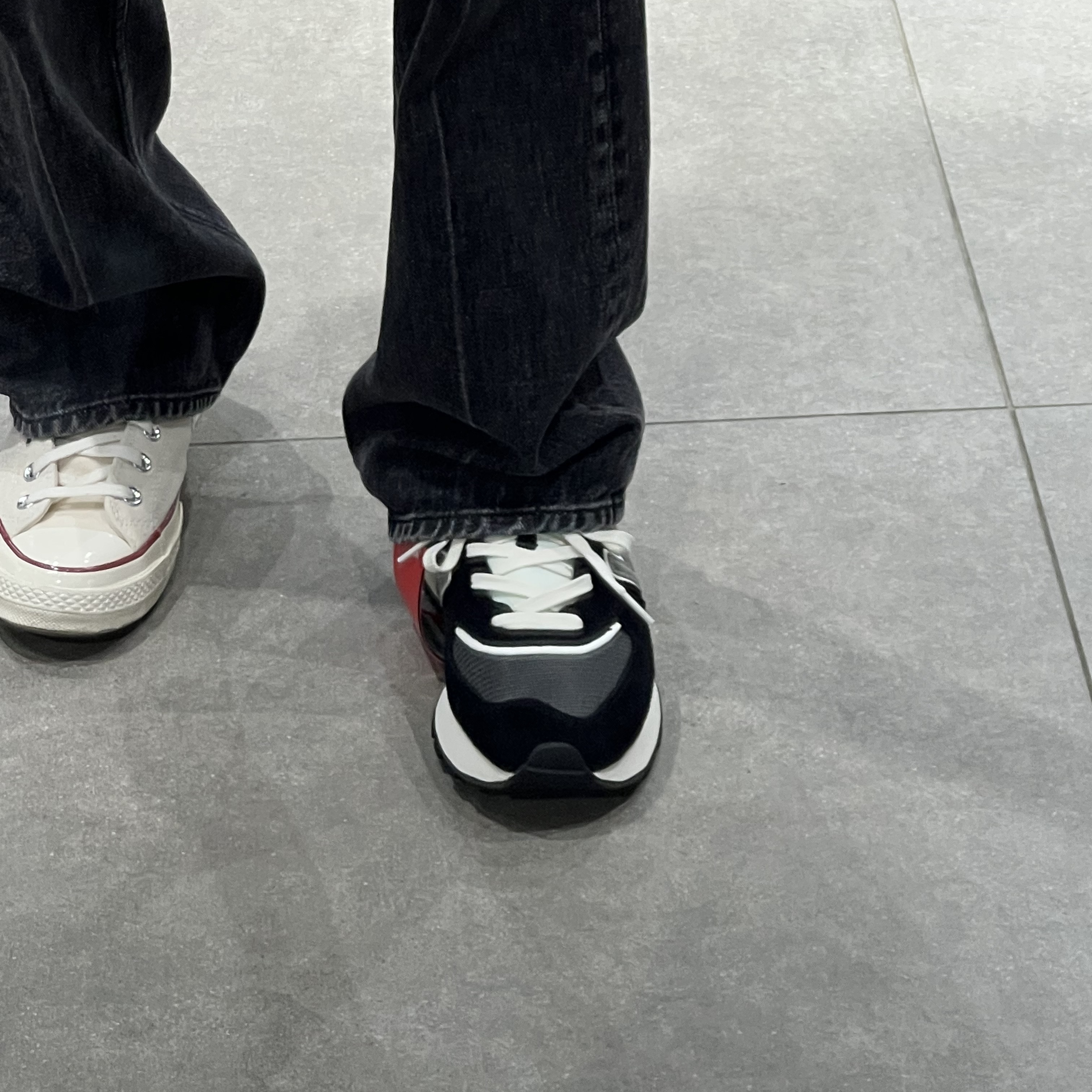 New Balance 574 Legacy Black, New Balance 574 Legacy Navy 착용 스타일 - 3