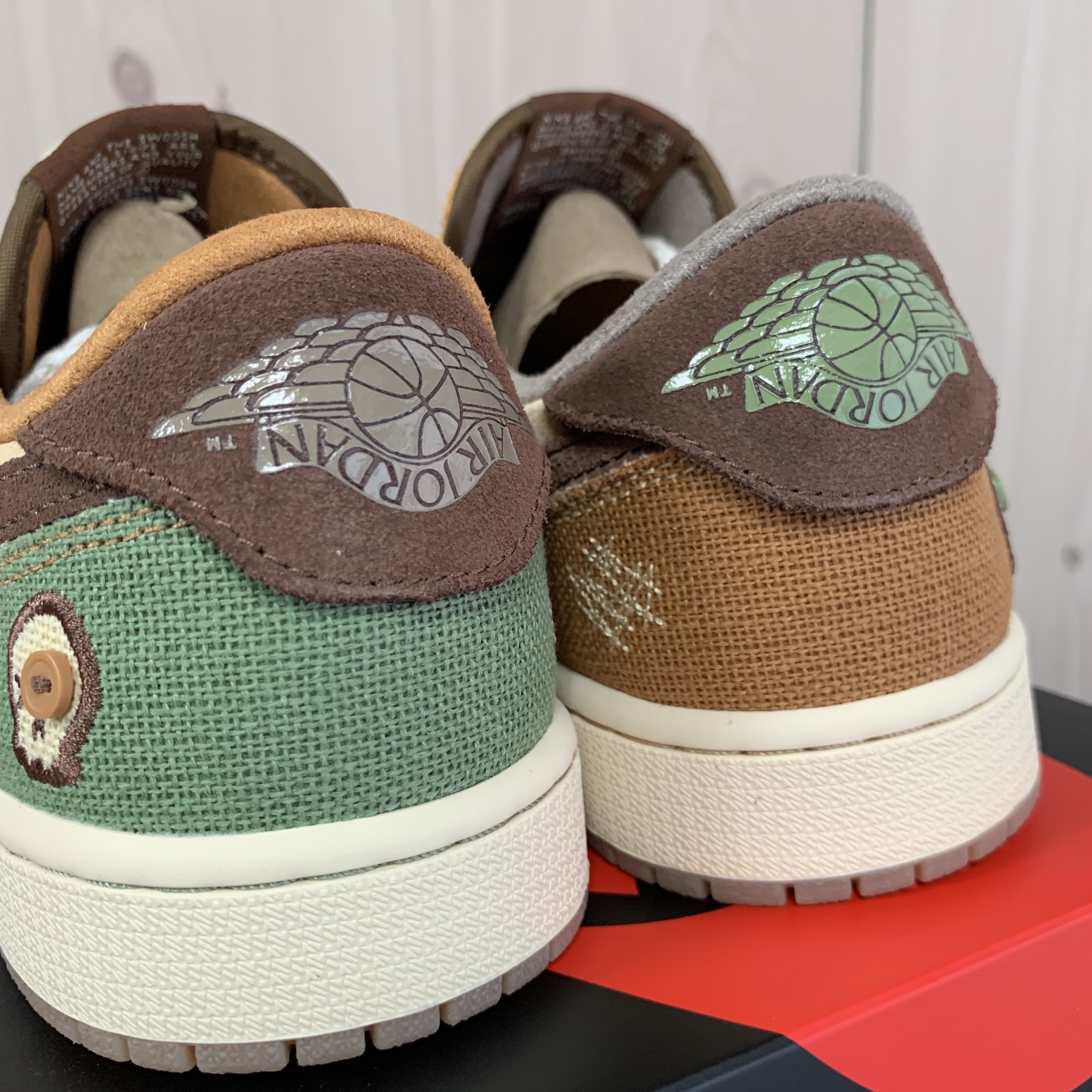 Jordan 1 x Zion Williamson Retro Low OG Flax and Oil Green 착용 스타일 - 3
