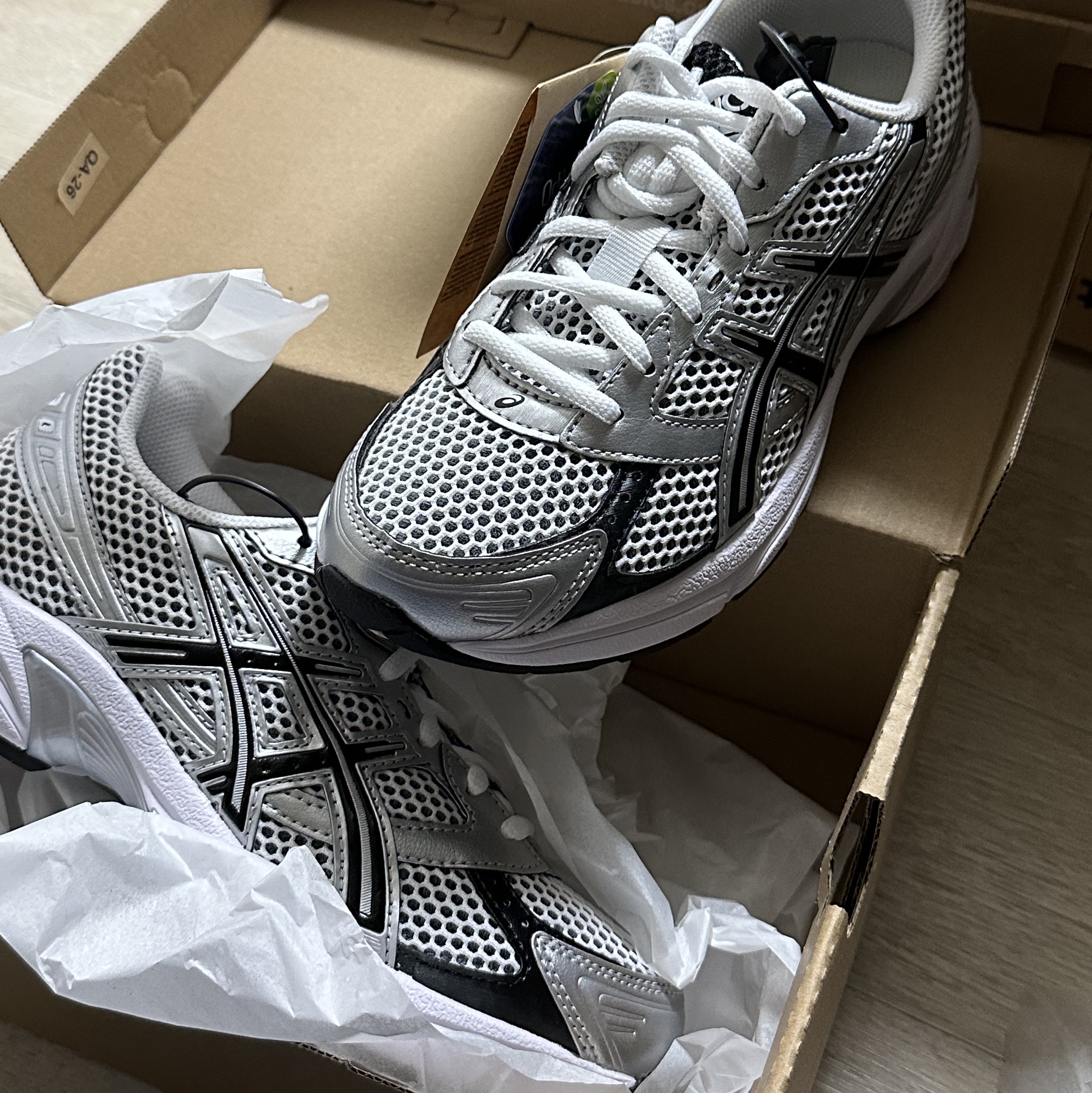 Asics Gel-1130 White Black 착용 스타일