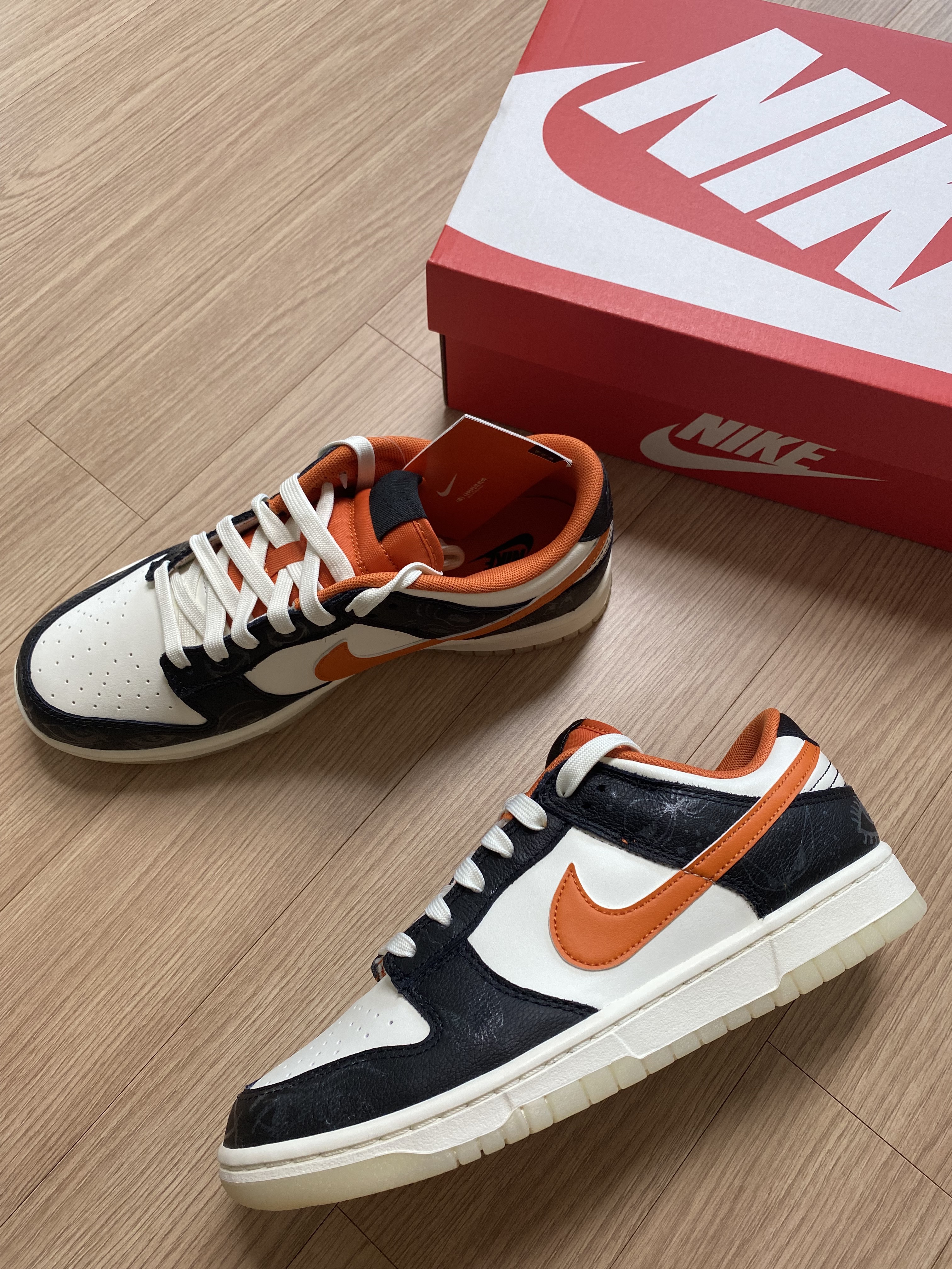 Nike Dunk Low Retro PRM Halloween 착용 스타일