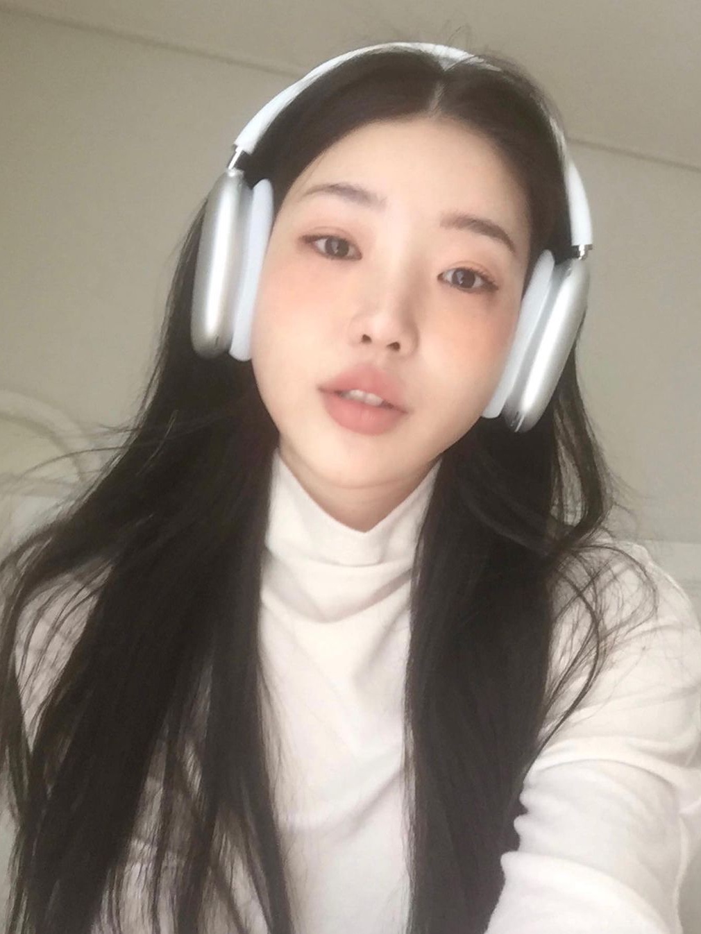 Apple AirPods Max Lightning Silver (Korean Ver.) 착용 스타일