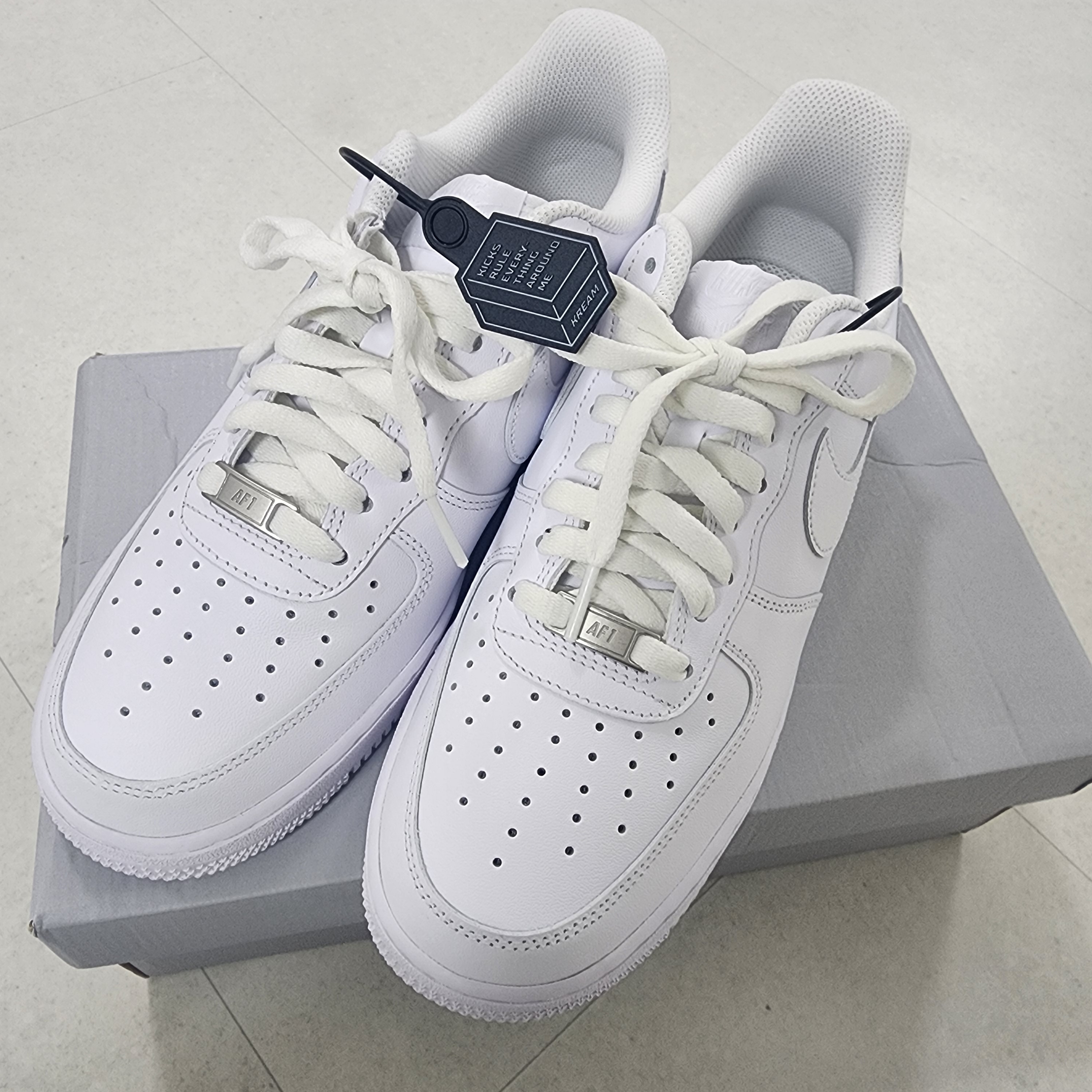 Nike Air Force 1 '07 Low White 착용 스타일