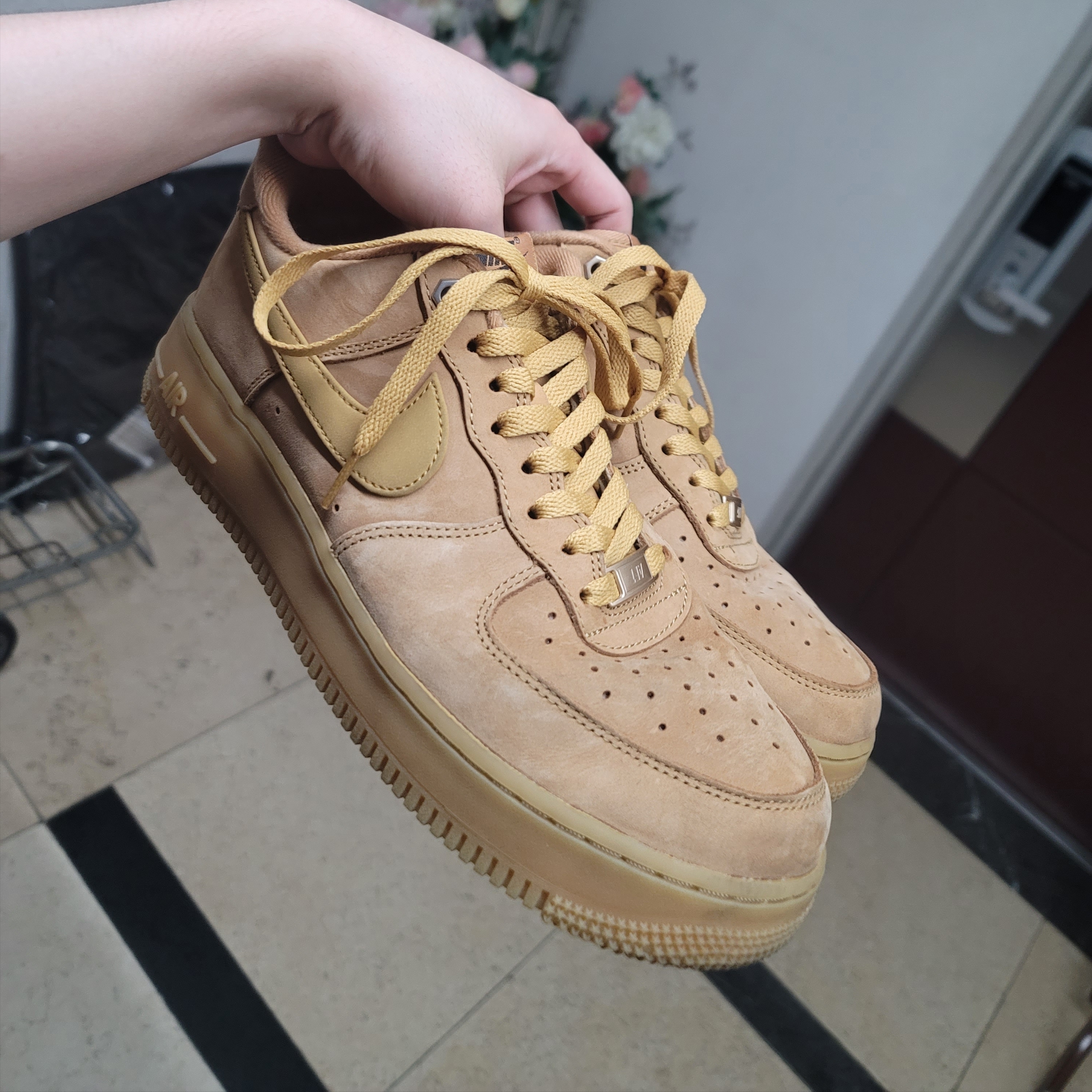 Nike Air Force 1 '07 WB Flax 착용 스타일