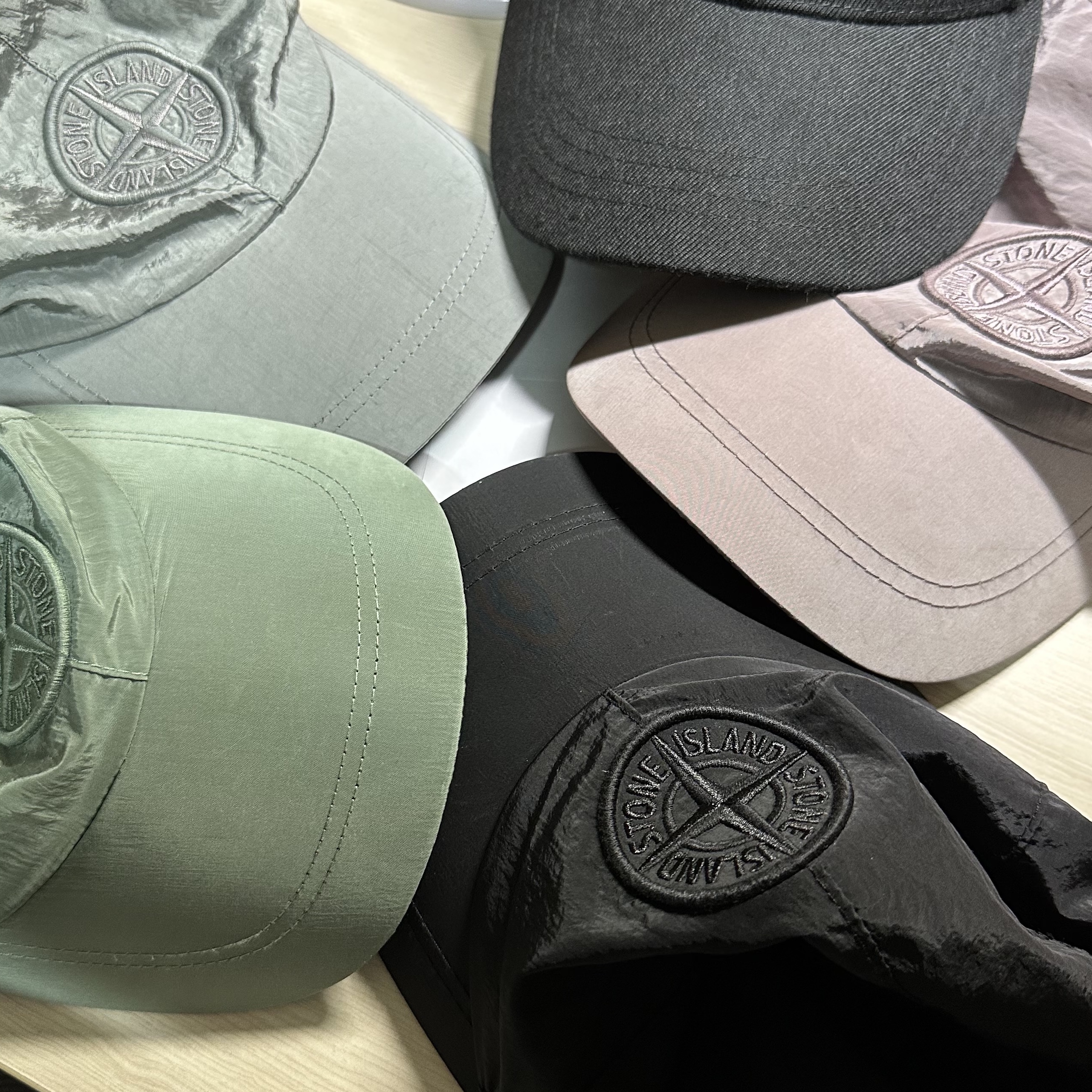 Stone Island 99576 Nylon Metal 6-Panel Cap Aqua - 22FW, Stone Island 99576 Nylon Metal 6-Panel Cap Aqua - 21SS 착용 스타일
