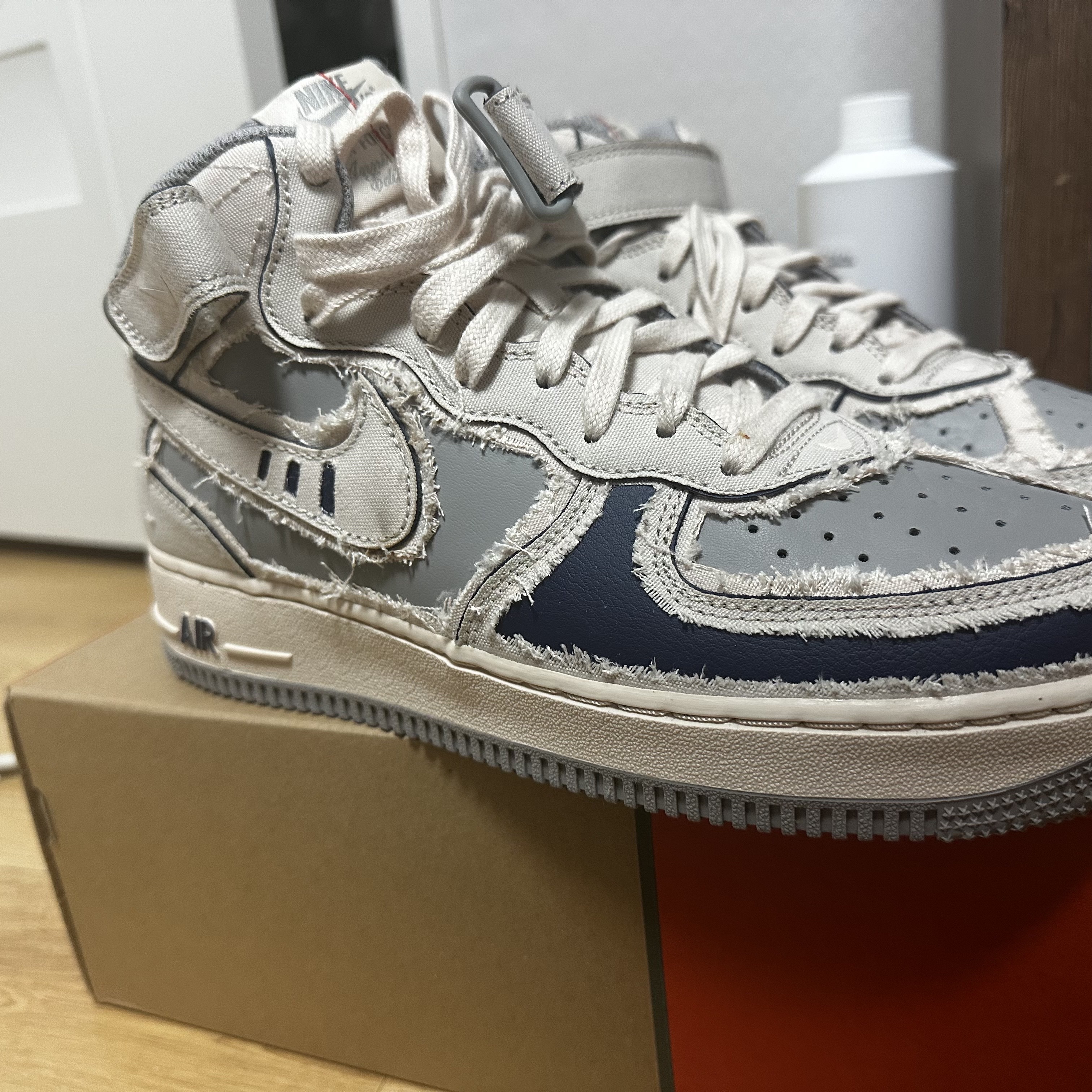 Nike Air Force 1 Mid '07 Pearl White 착용 스타일 - 2