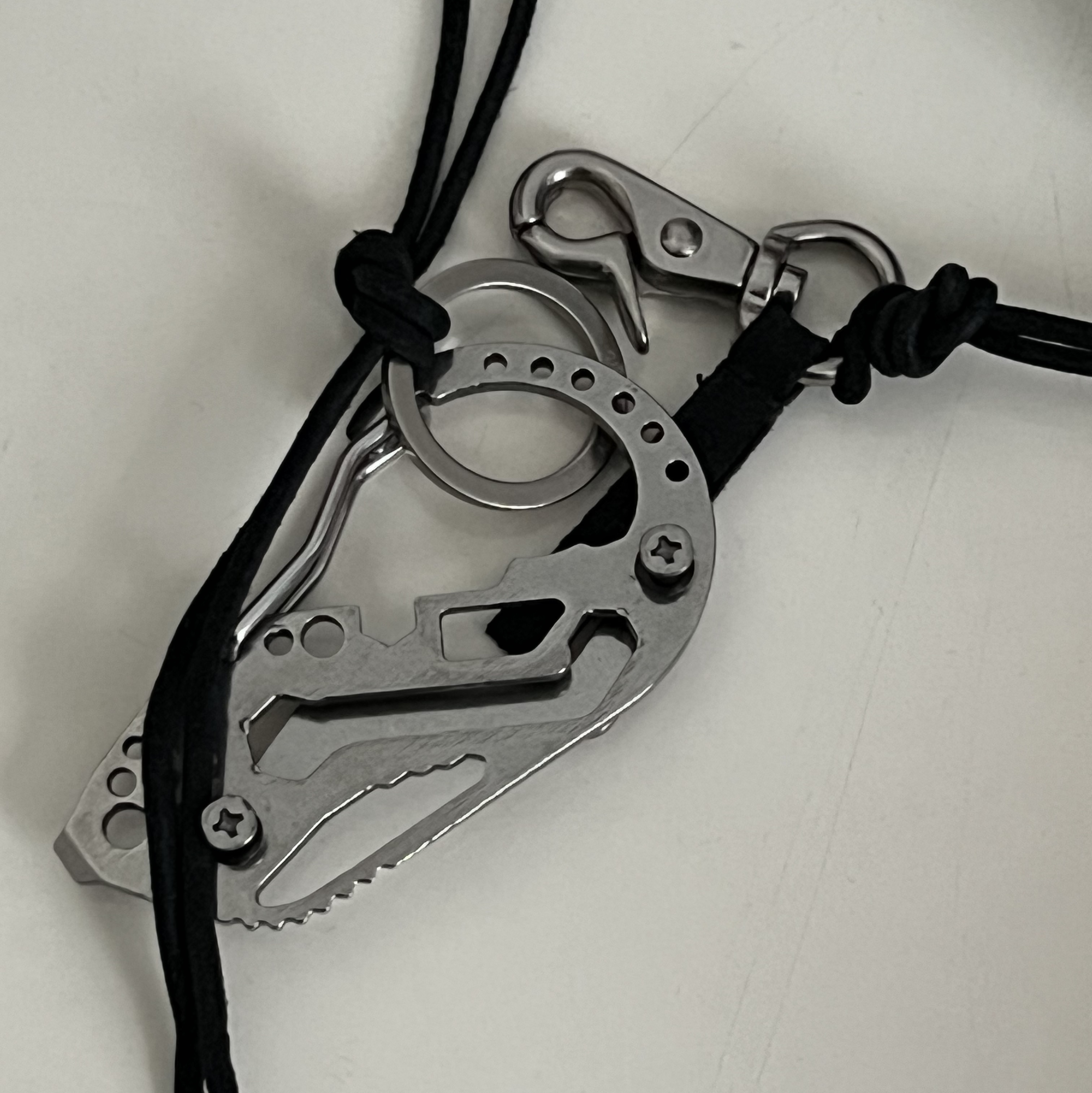 Our Legacy Ladon Leather Keychain Black 착용 스타일