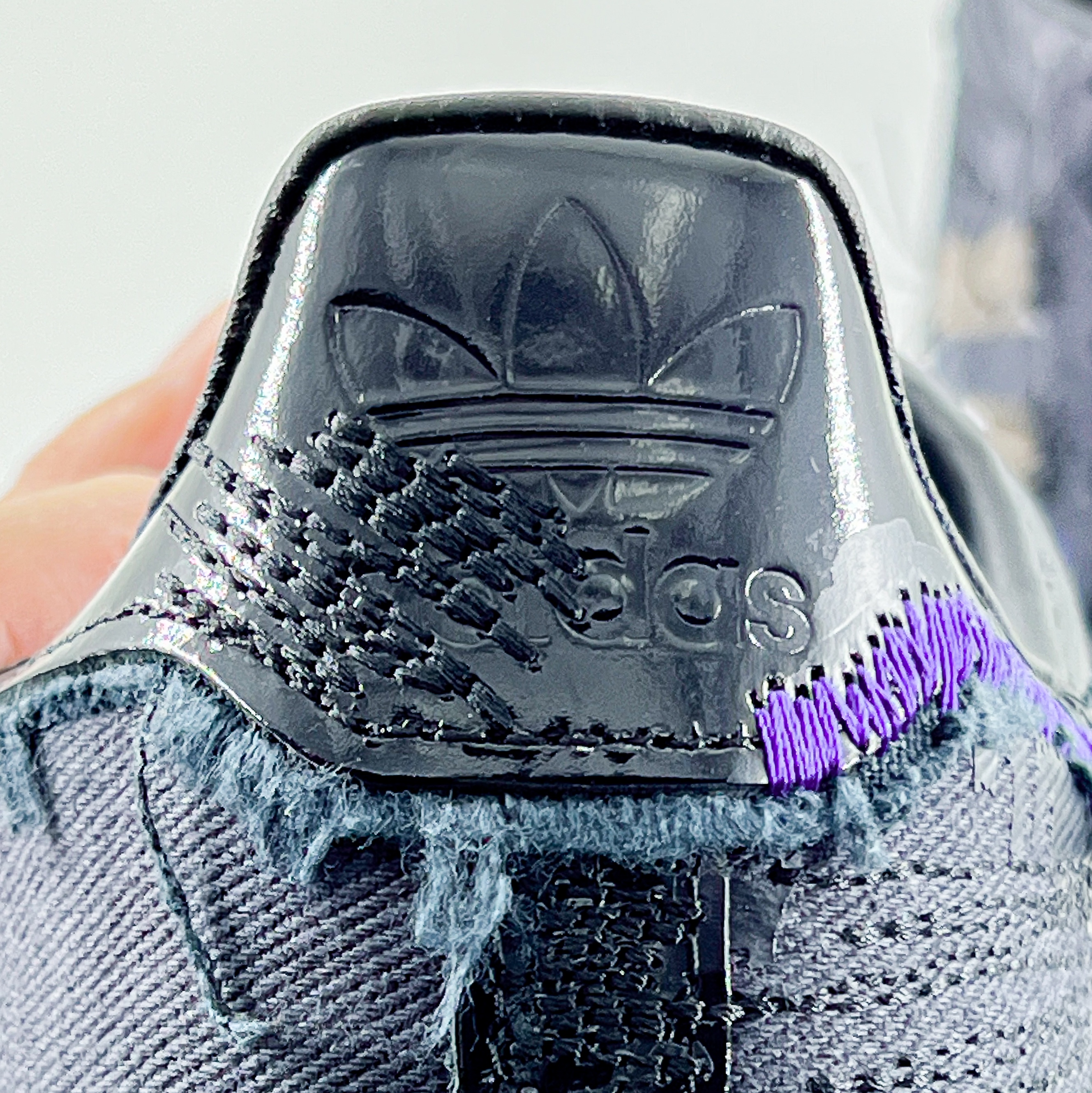 Adidas x Youth of Paris Campus 80s Core Black 착용 스타일 - 4