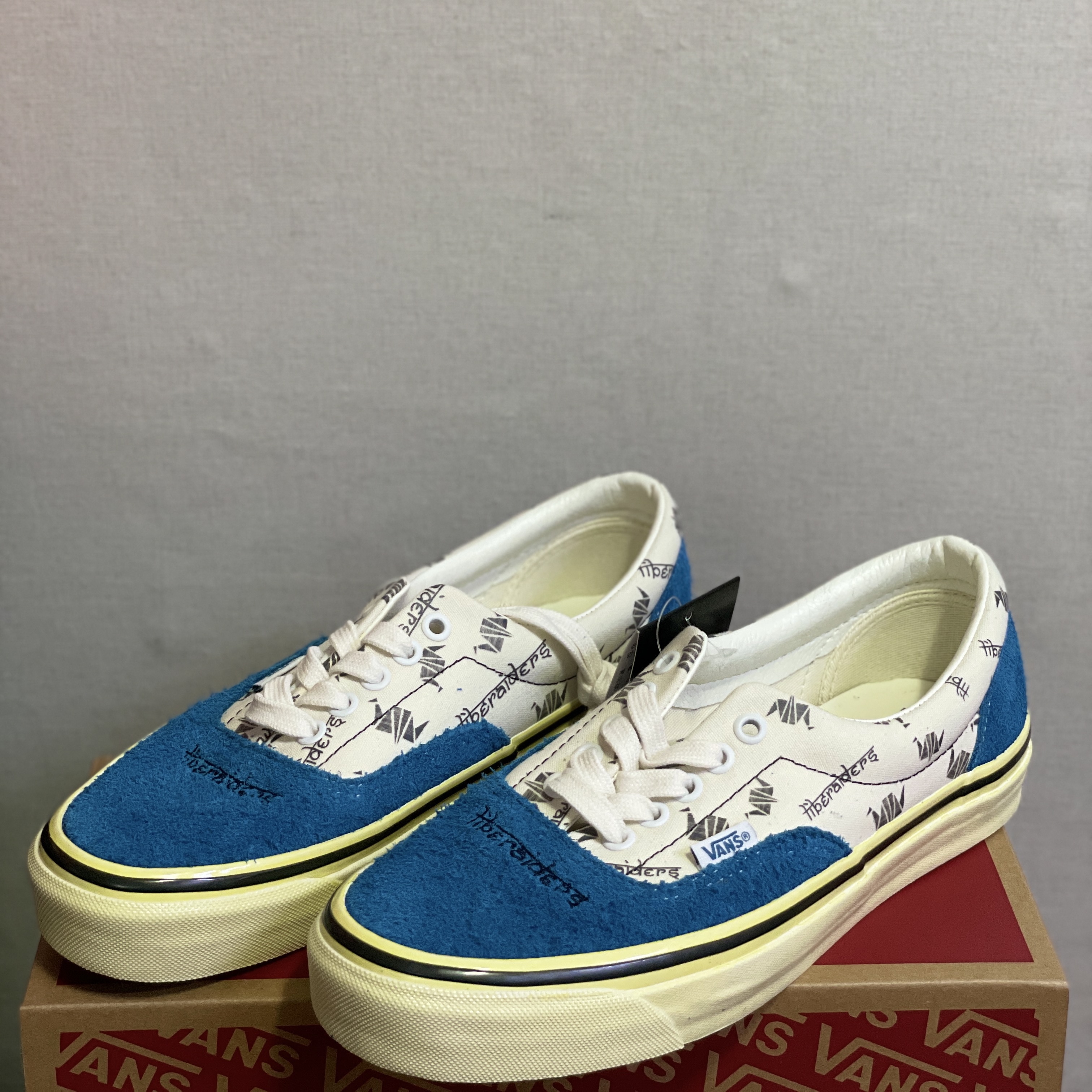 Vans x Liberaiders Era 95 DX True Blue 착용 스타일 - 1
