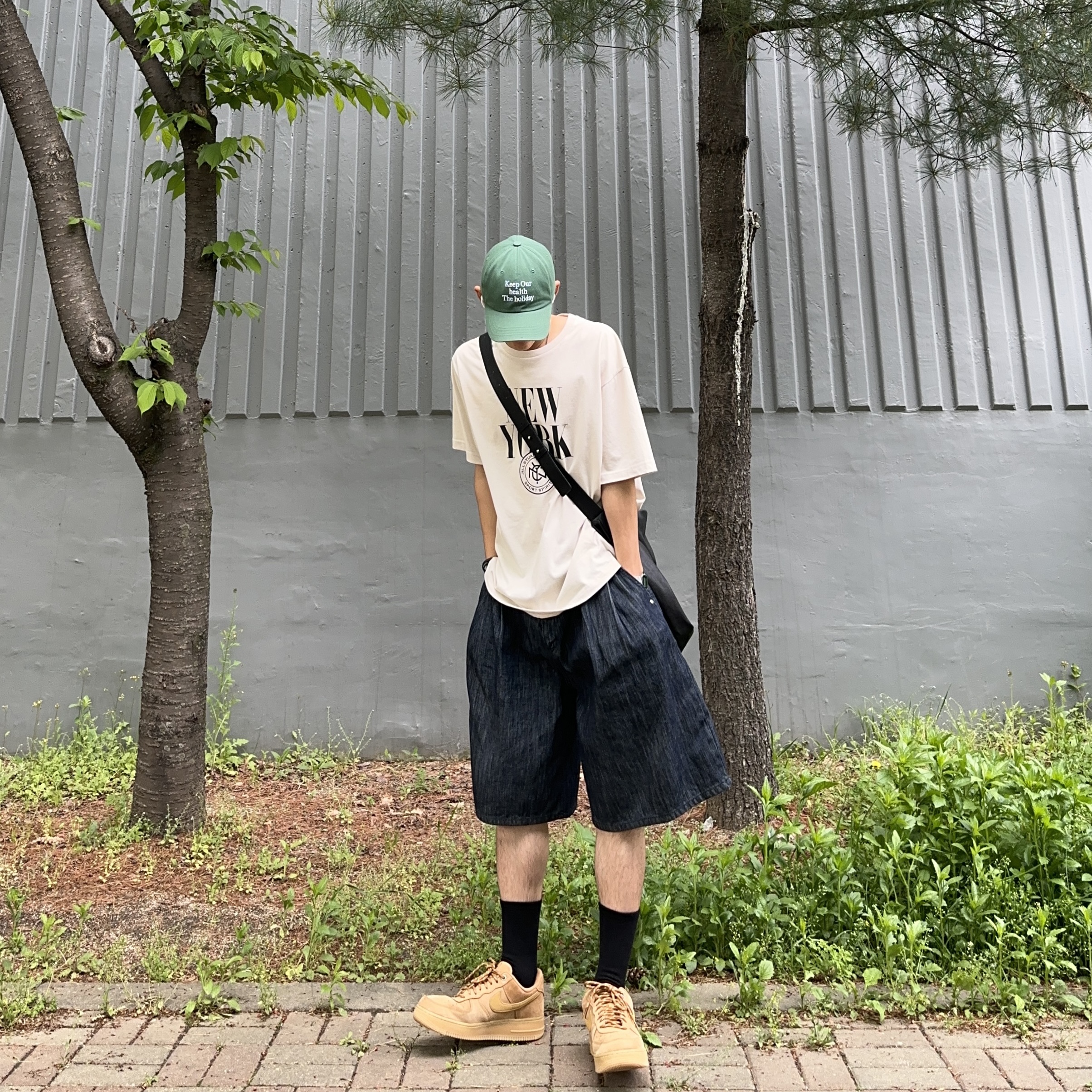 Nike Air Force 1 '07 WB Flax 착용 스타일