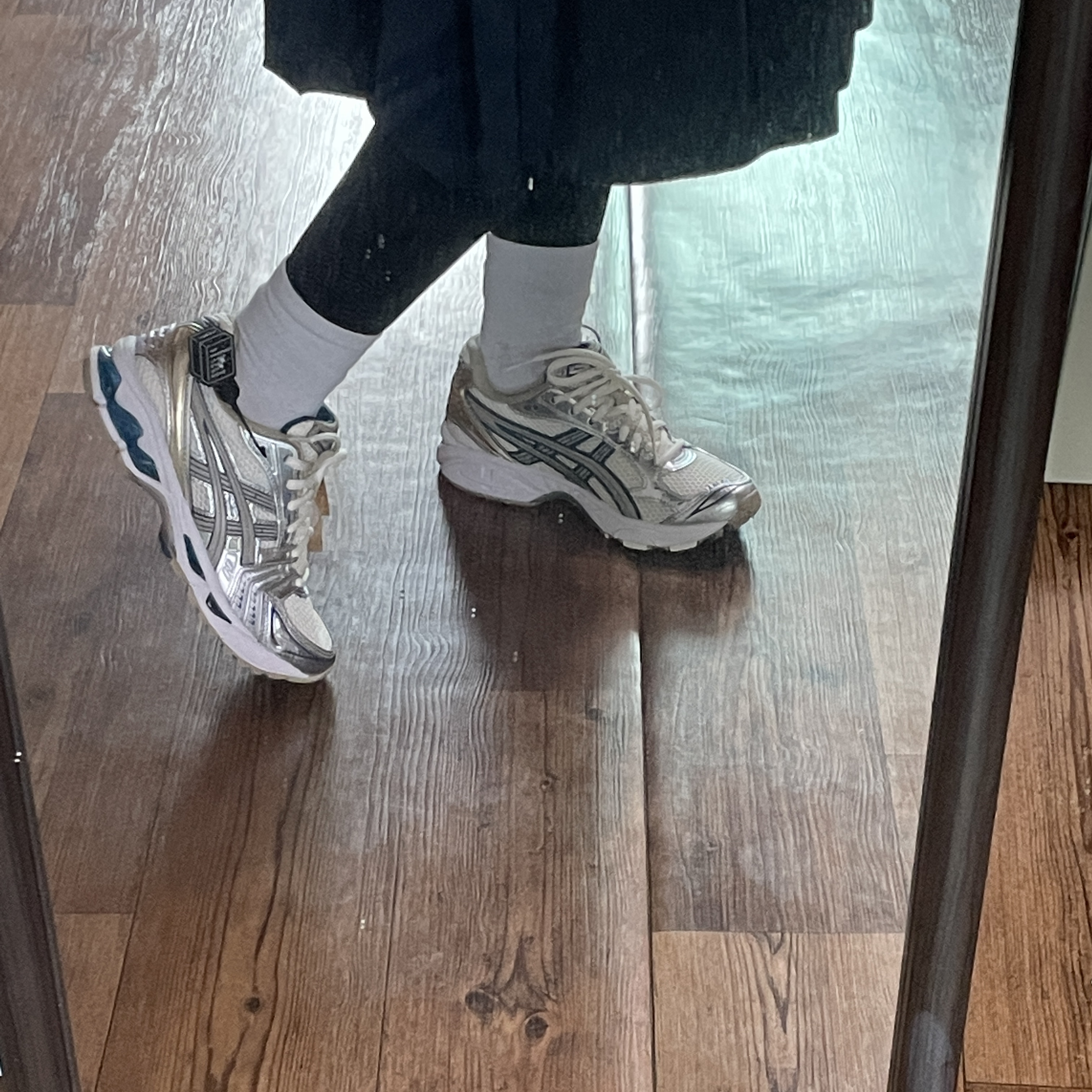 Asics Gel-Kayano 14 Cream Pure Silver 착용 스타일