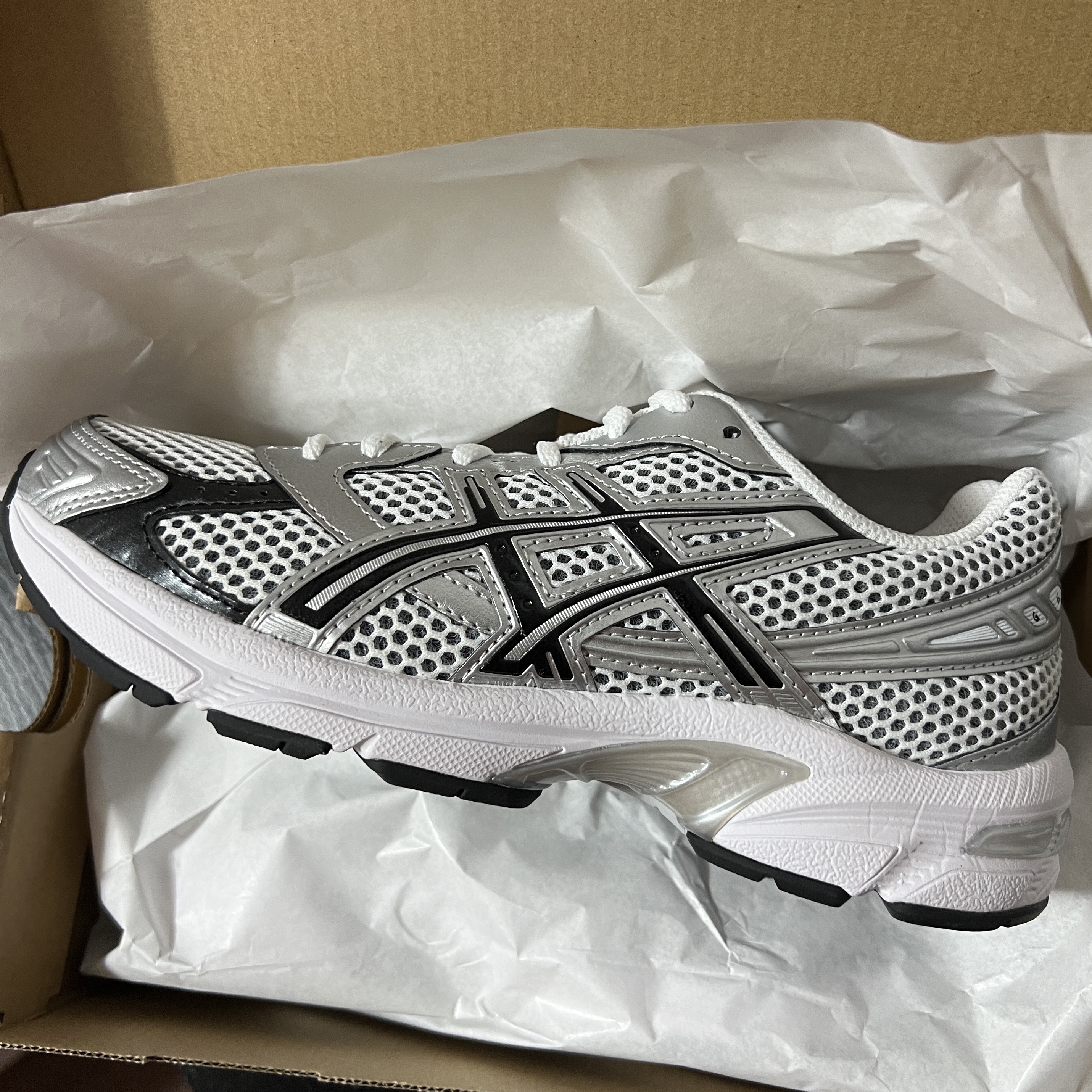 Asics Gel-1130 White Black 착용 스타일