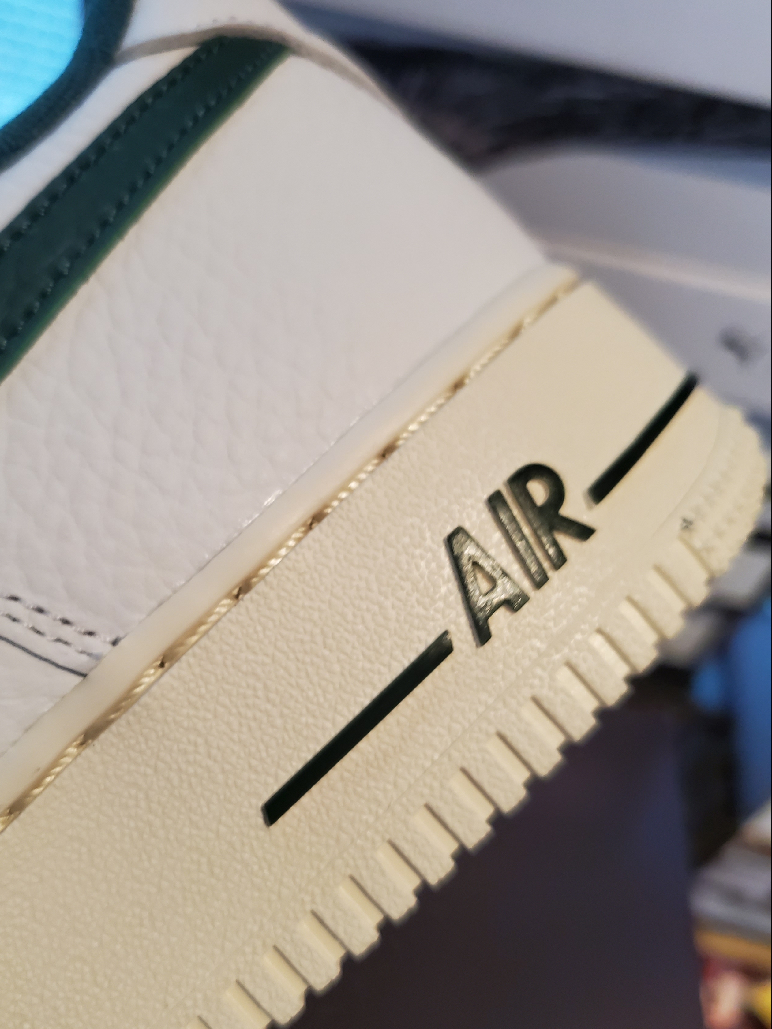 (W) Nike Air Force 1 '07 LX Summit White Gorge Green 착용 스타일 - 3