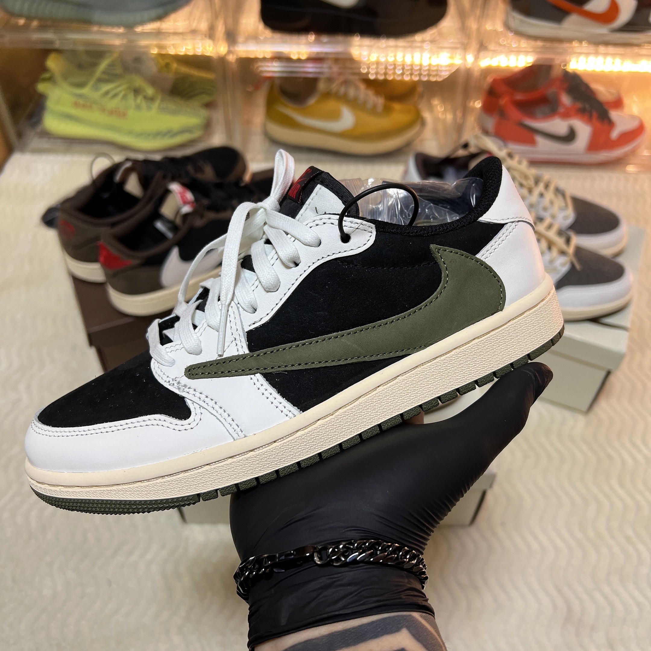 (W) Jordan 1 x Travis Scott Retro Low OG SP Medium Olive 착용 스타일