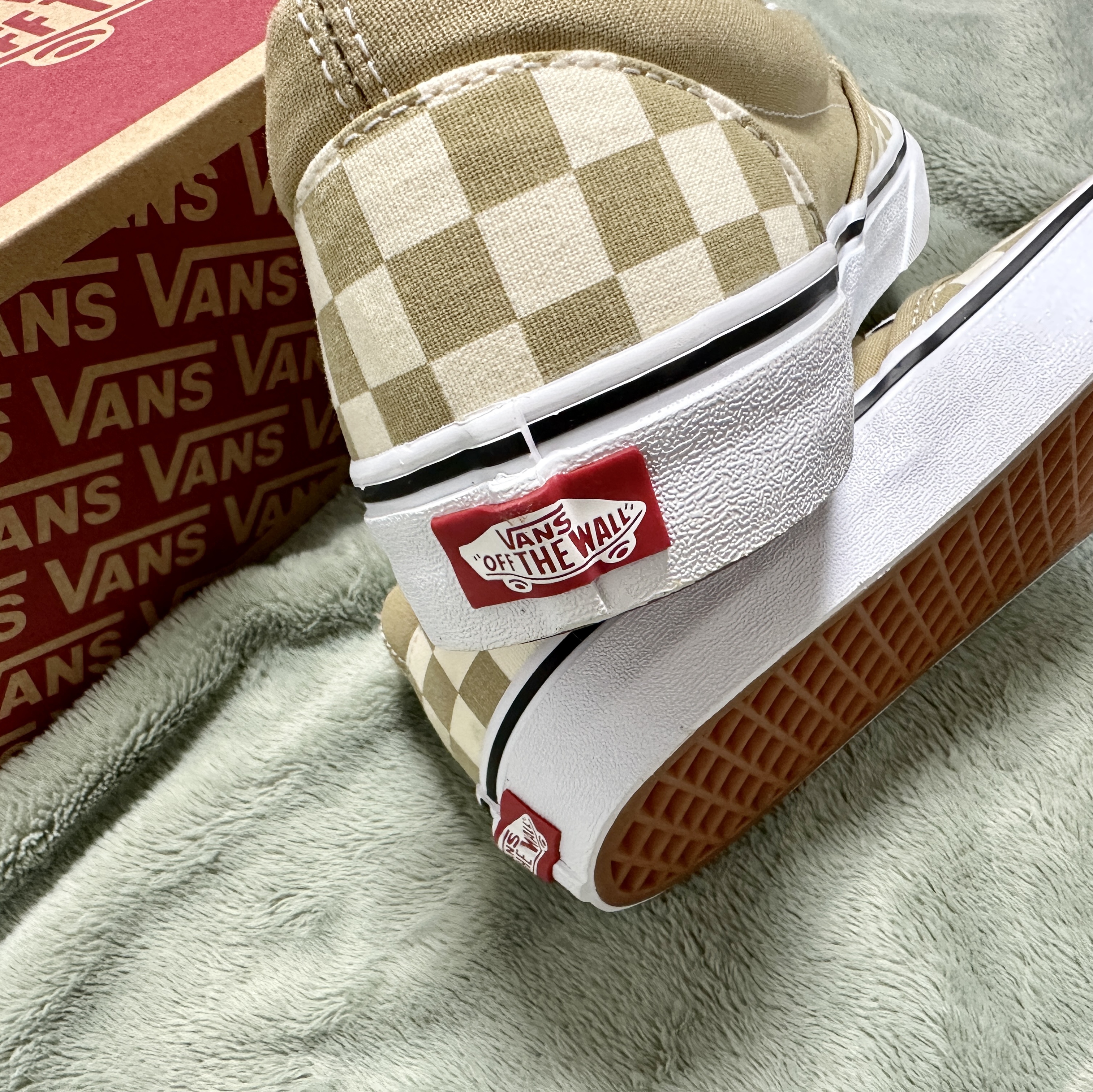 Vans Classic Slip-On Checkerboard Cornstalk 착용 스타일 - 2