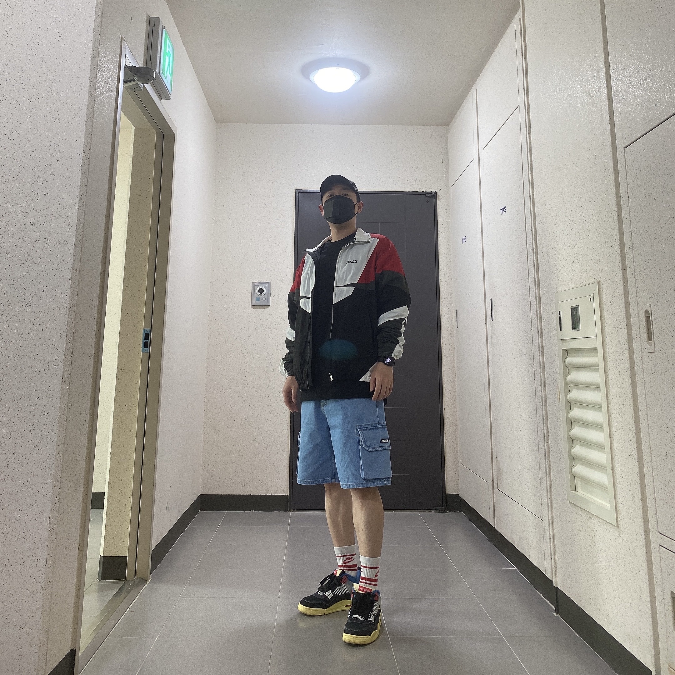 Palace Panelled Shell Jacket Black - 22FW, Palace Baggy Cargo Short Denim - 23SS 착용 스타일