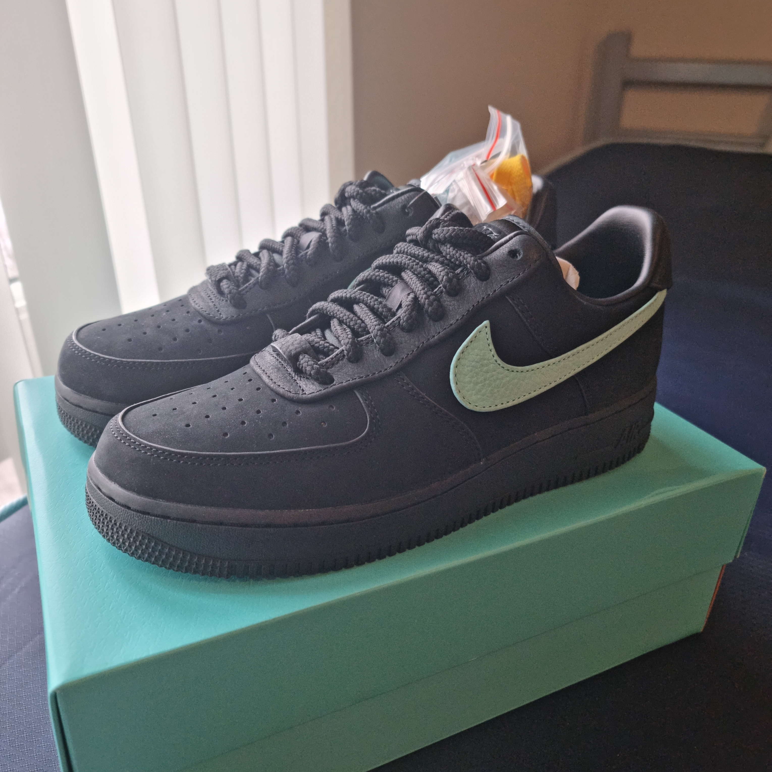 Nike x Tiffany & Co. Air Force 1 Low SP 1837 착용 스타일 - 2
