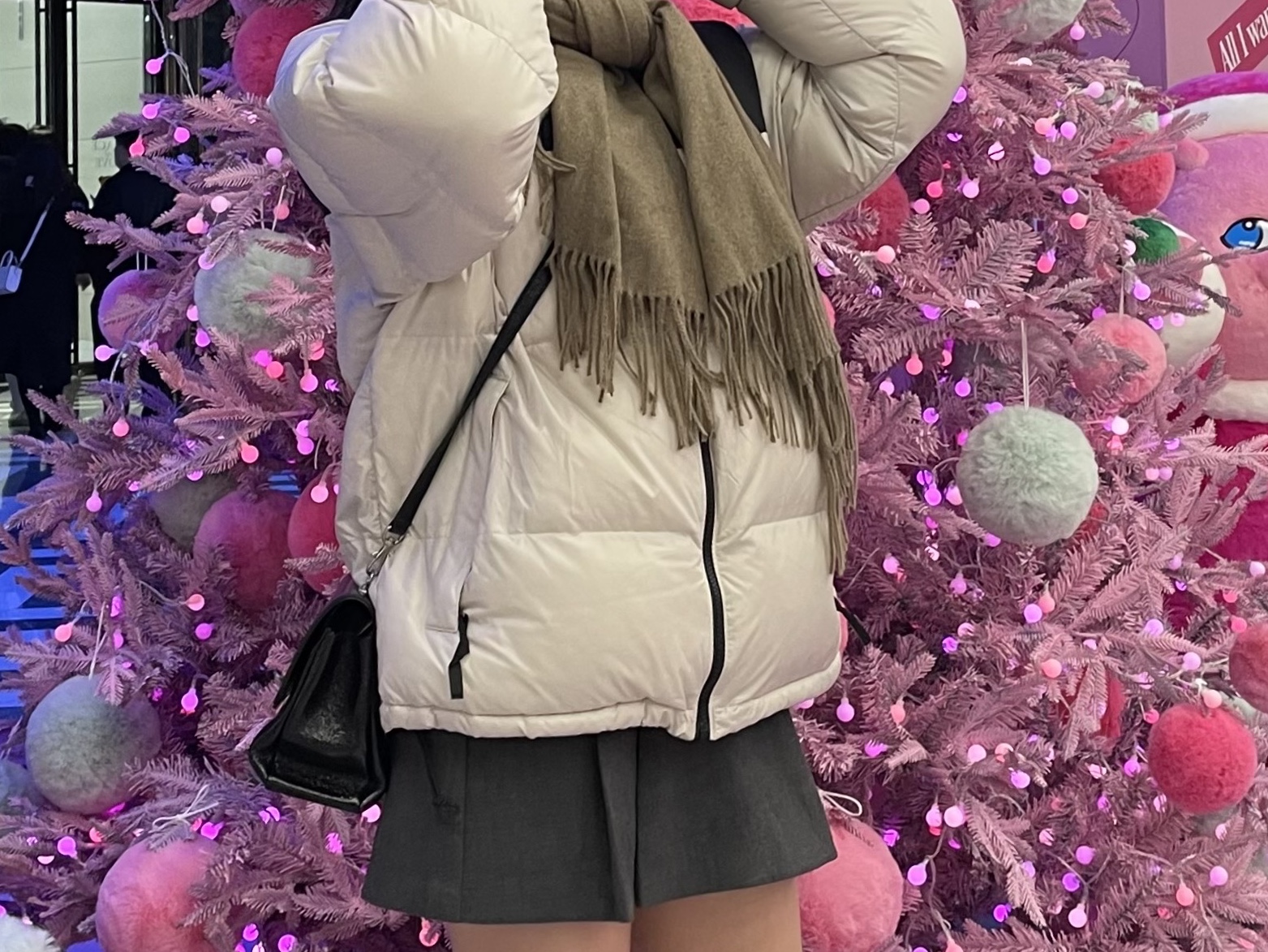 The North Face Nuptse Hybrid Down Ball White Sand 착용 스타일