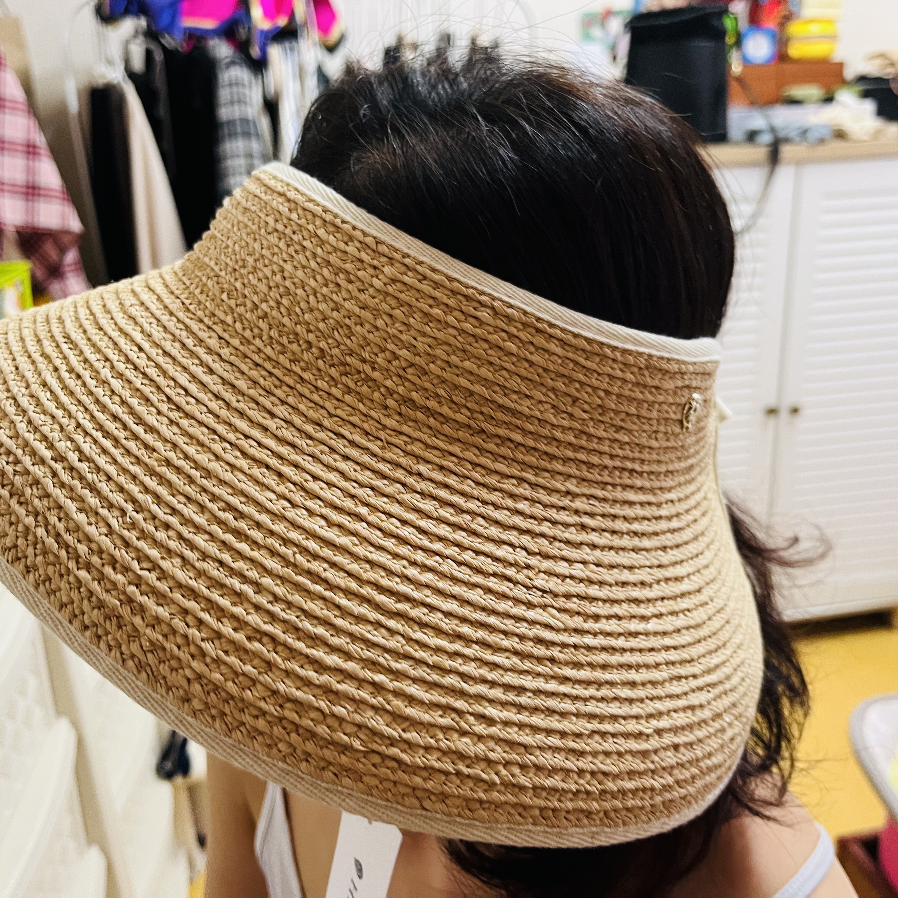(W) 헬렌 카민스키 알리야 9 내츄럴 샌드 착용 스타일