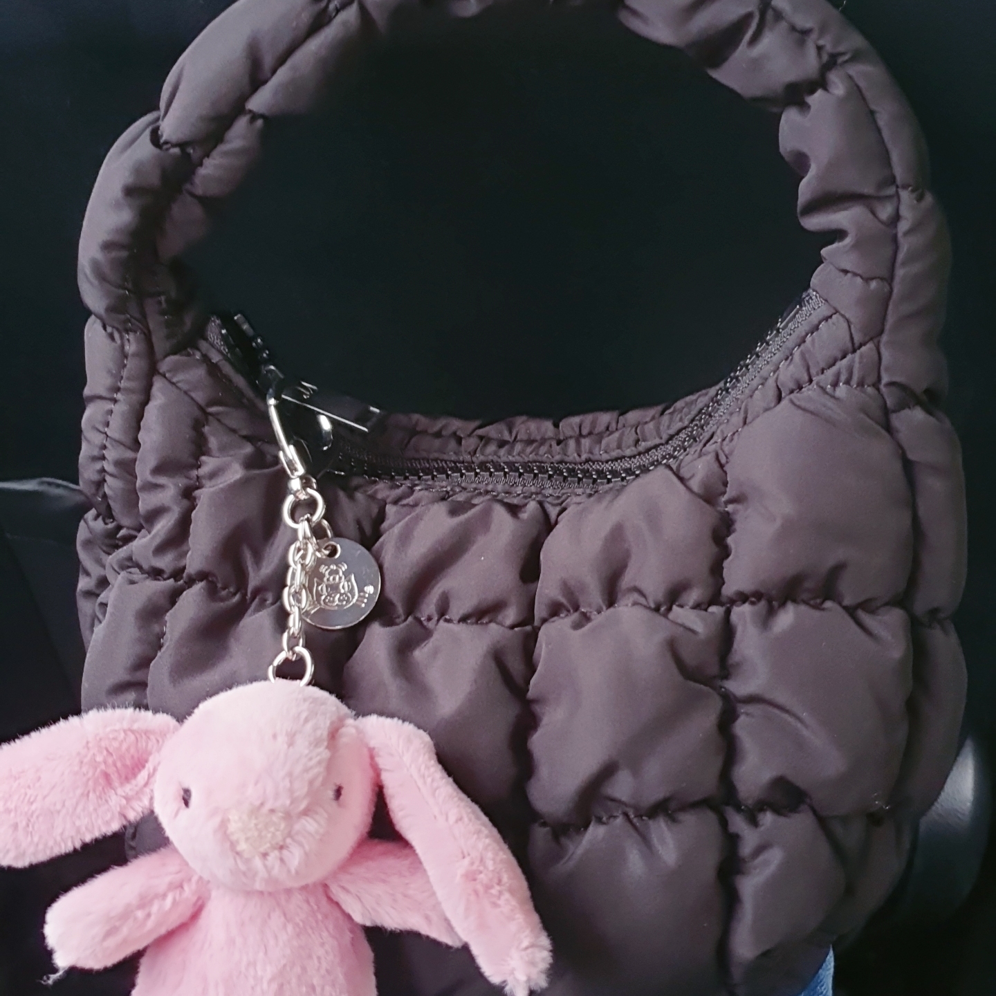 COS Quilted Micro Bag Black 착용 스타일
