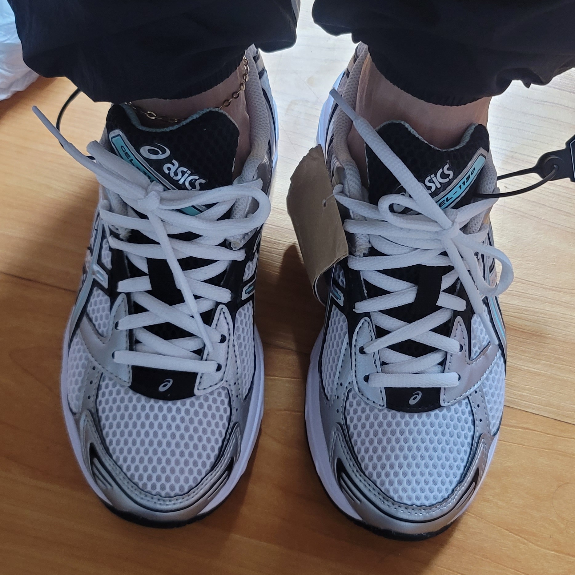Asics Gel-1130 White Pure Silver 착용 스타일 - 2