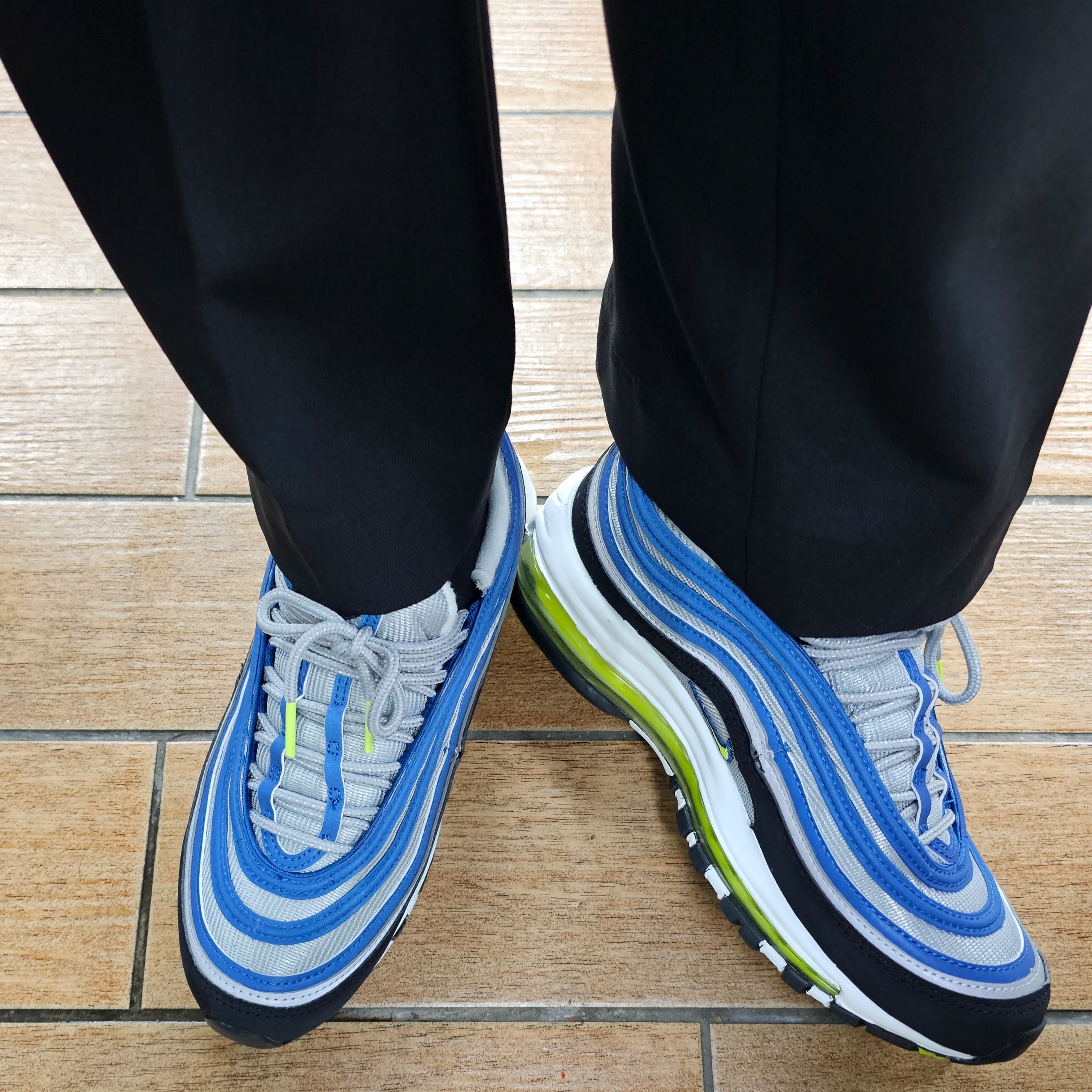 Nike Air Max 97 OG Atlantic Blue and Voltage Yellow 착용 스타일