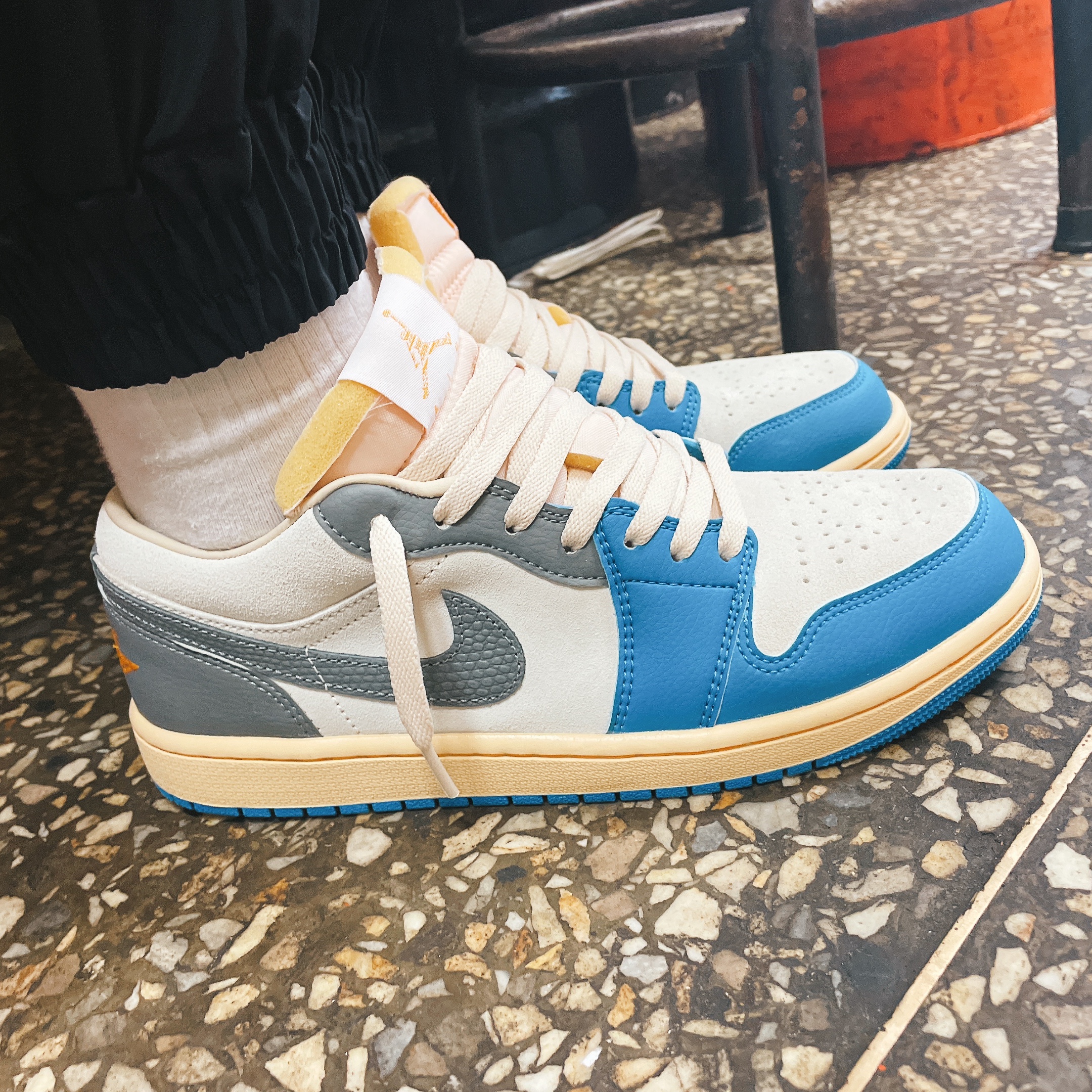 Jordan 1 Low SE Tokyo 96 착용 스타일 - 1