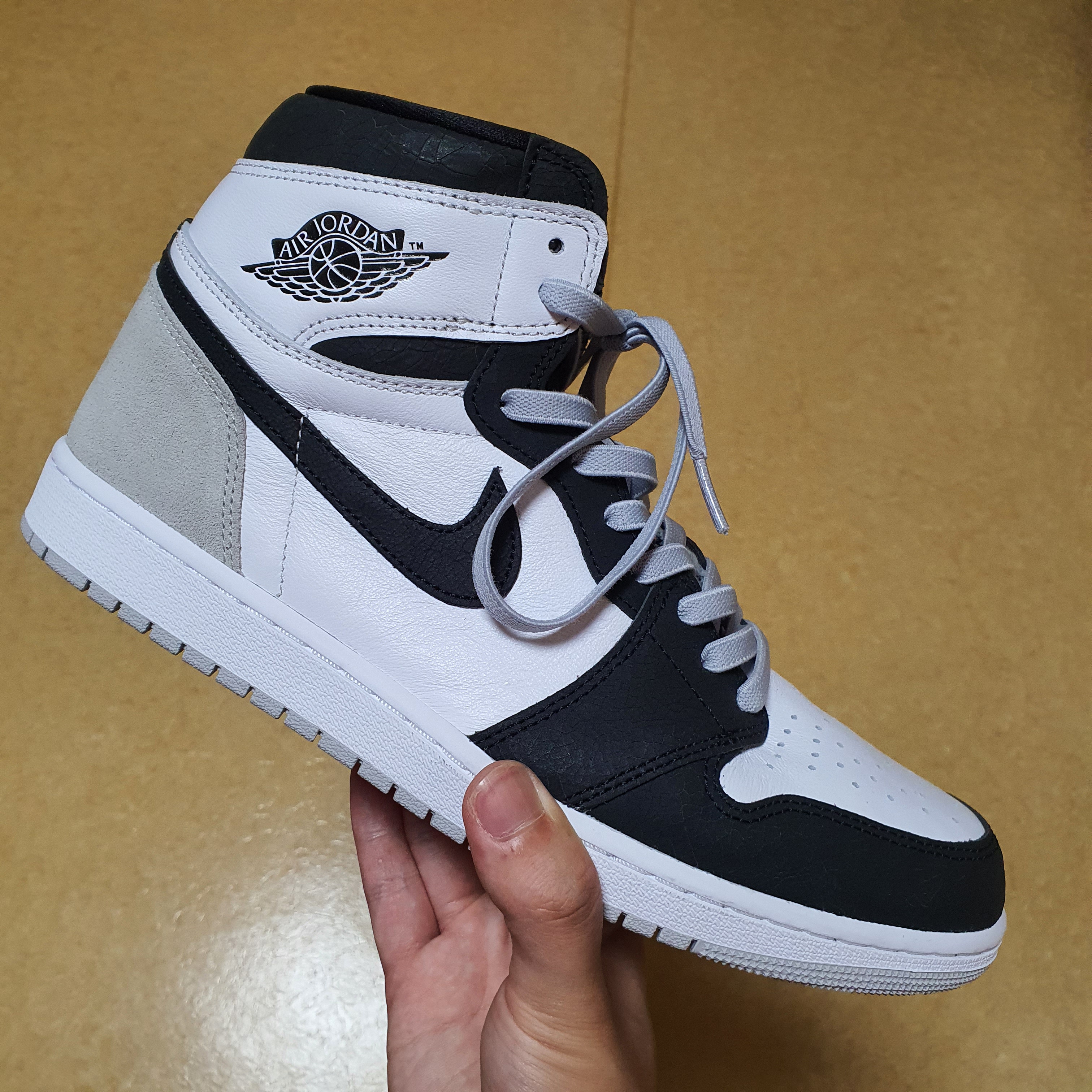 Jordan 1 Retro High OG Bleached Coral 착용 스타일