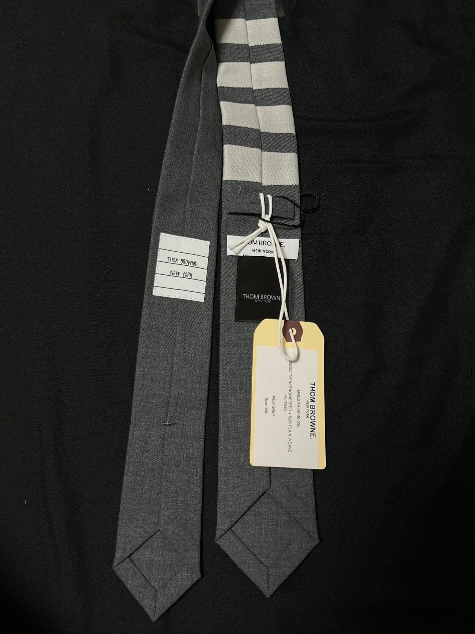 Thom Browne Plain Weave 4-Bar Tie Medium Grey 착용 스타일