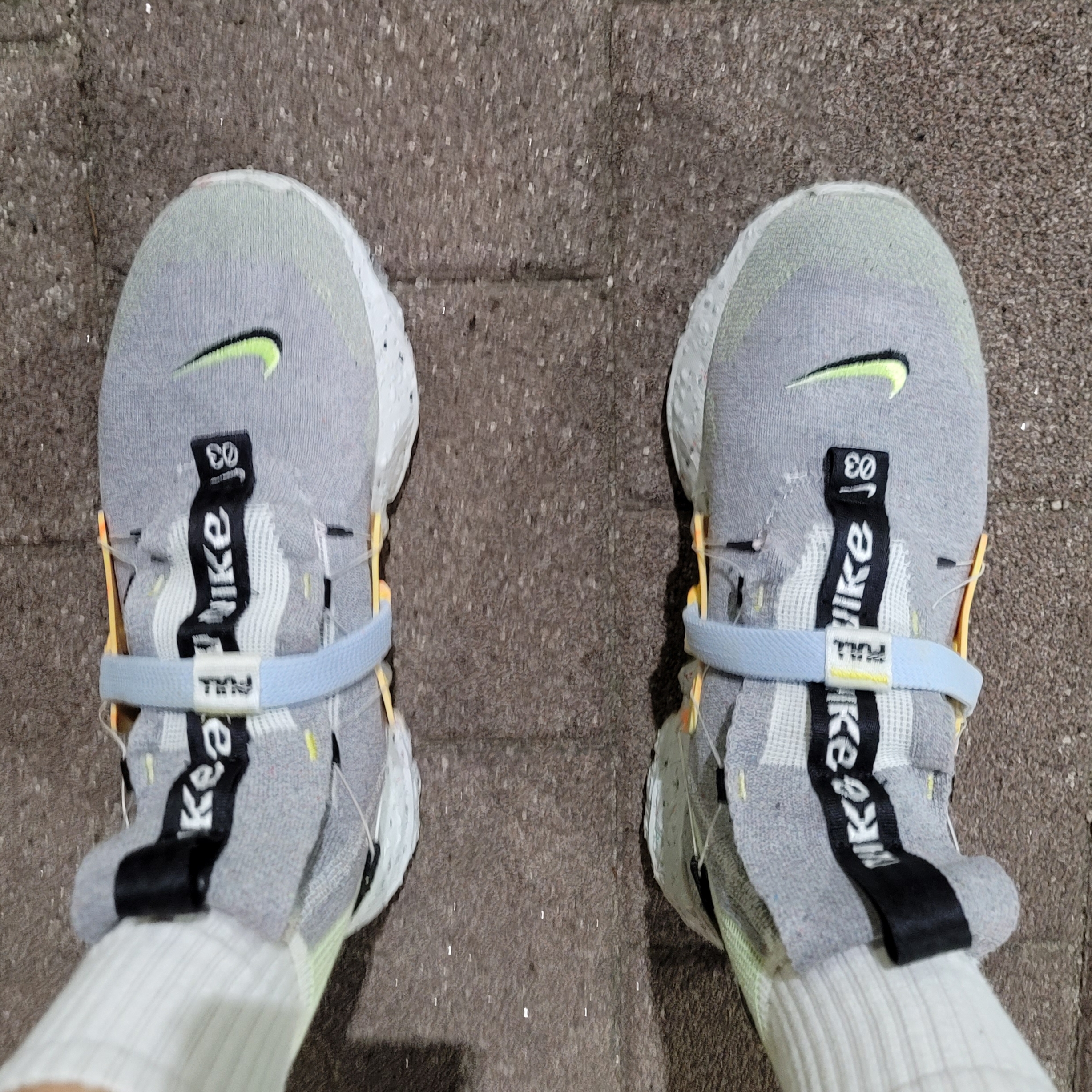 Nike Space Hippie 03 Volt 착용 스타일 - 2