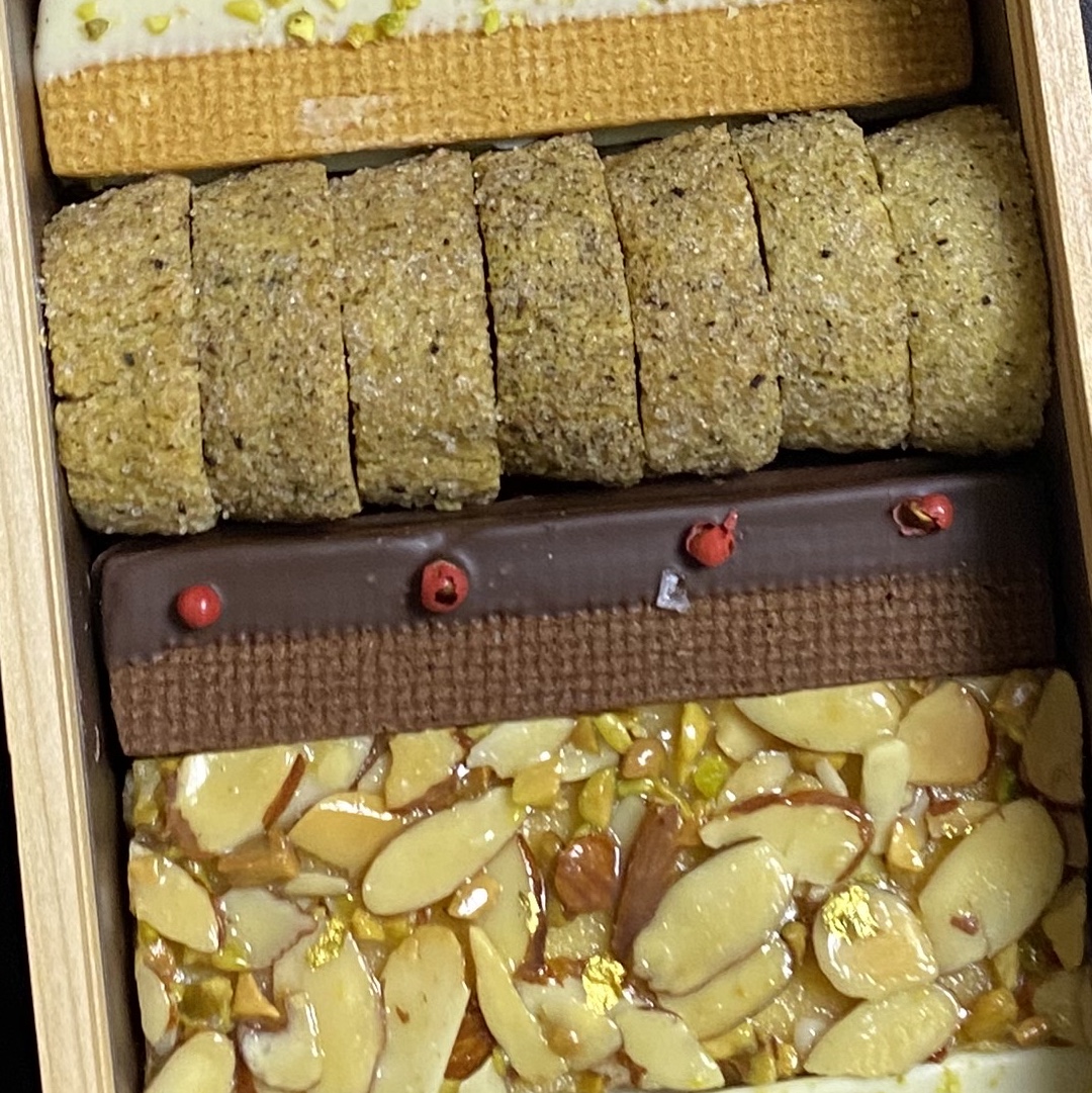atelier POND Cookie Box - 30 pieces 착용 스타일